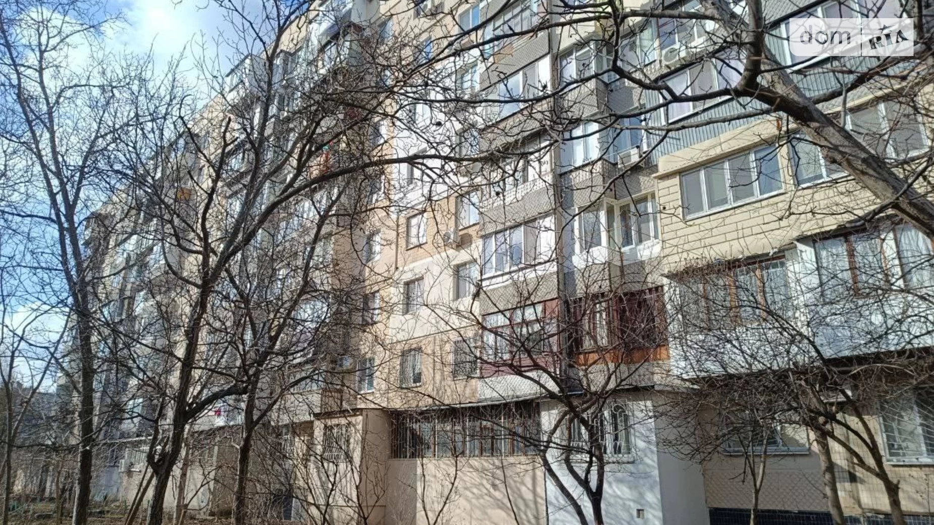 Продається 3-кімнатна квартира 71.1 кв. м у Одесі, вул. Академіка Філатова