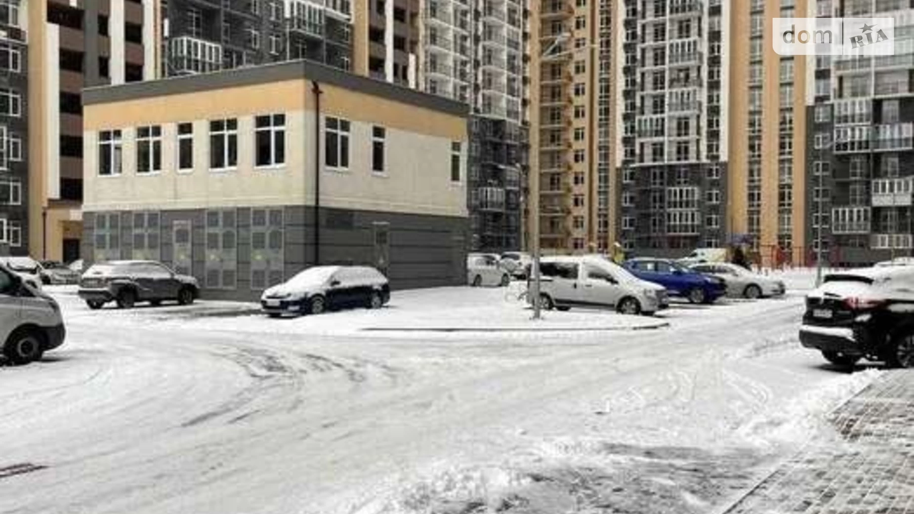 Продается 1-комнатная квартира 45 кв. м в Киеве, ул. Академика Заболотного, 148В