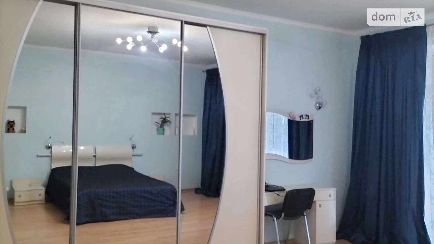 Продается 3-комнатная квартира 122.5 кв. м в Черноморске, ул. Парковая - фото 2