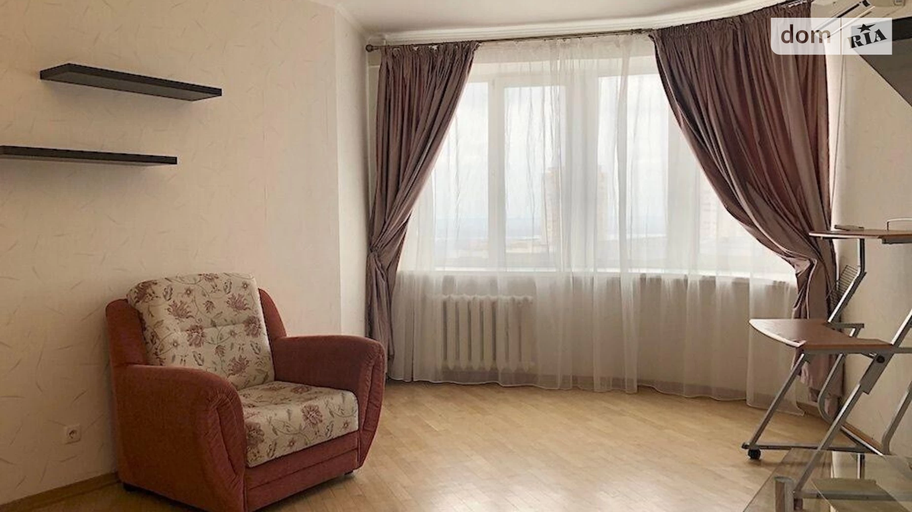 Продается 1-комнатная квартира 45 кв. м в Киеве, просп. Науки, 62А