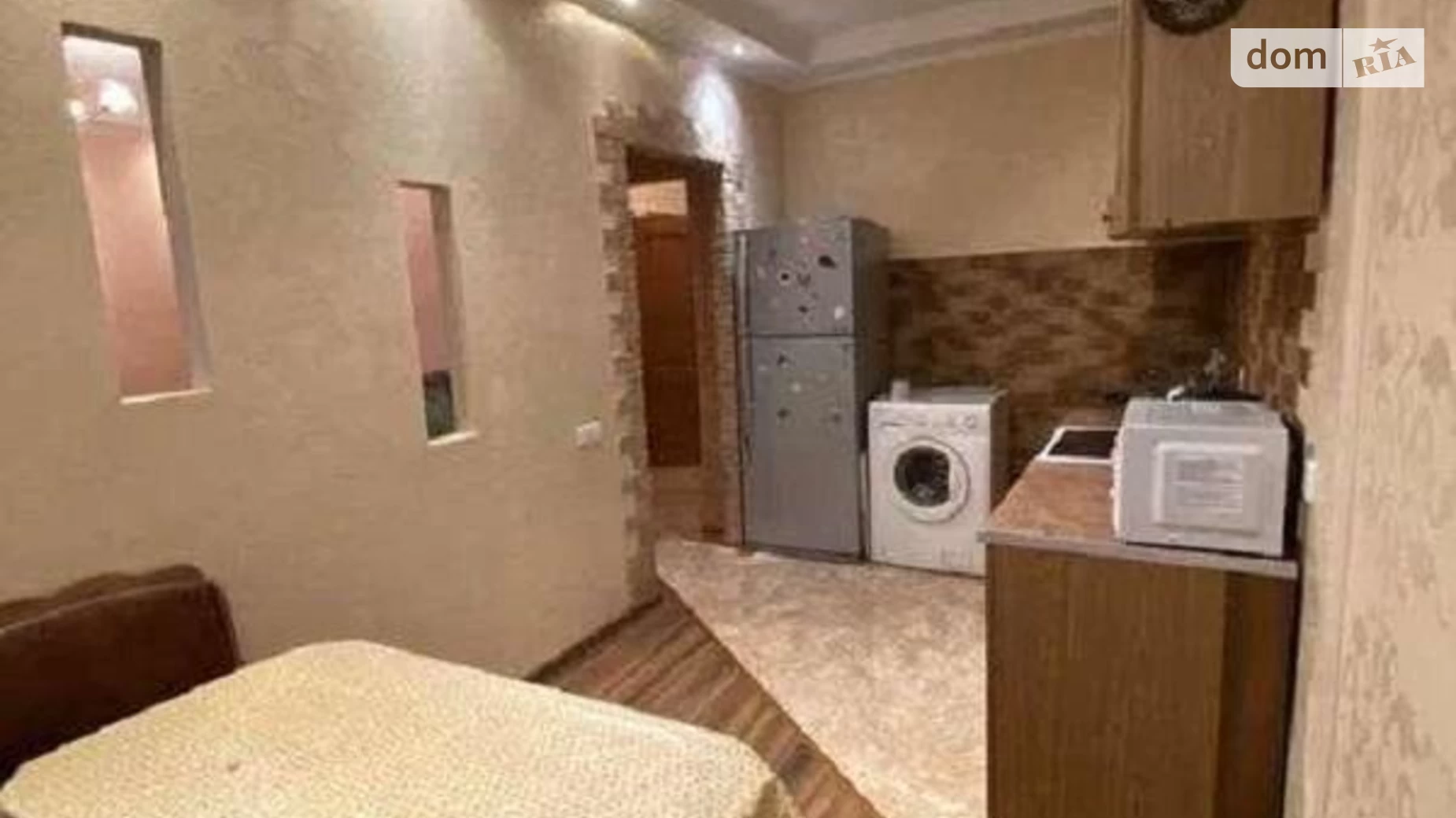 Продается 1-комнатная квартира 43 кв. м в Одессе, ул. Владимира Высоцкого, 13