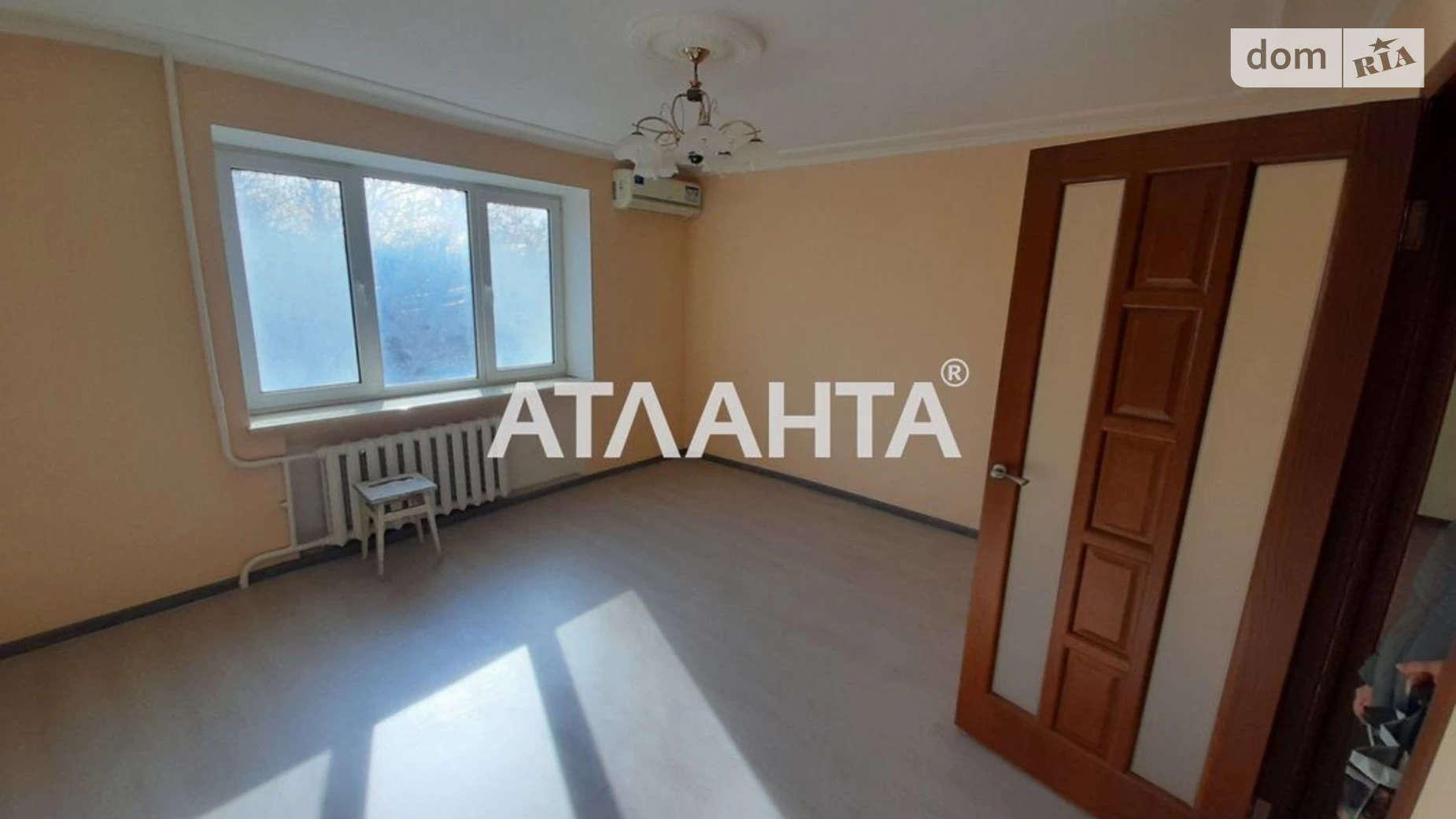 Продається 3-кімнатна квартира 68.8 кв. м у Одесі, вул. Люстдорфська дорога