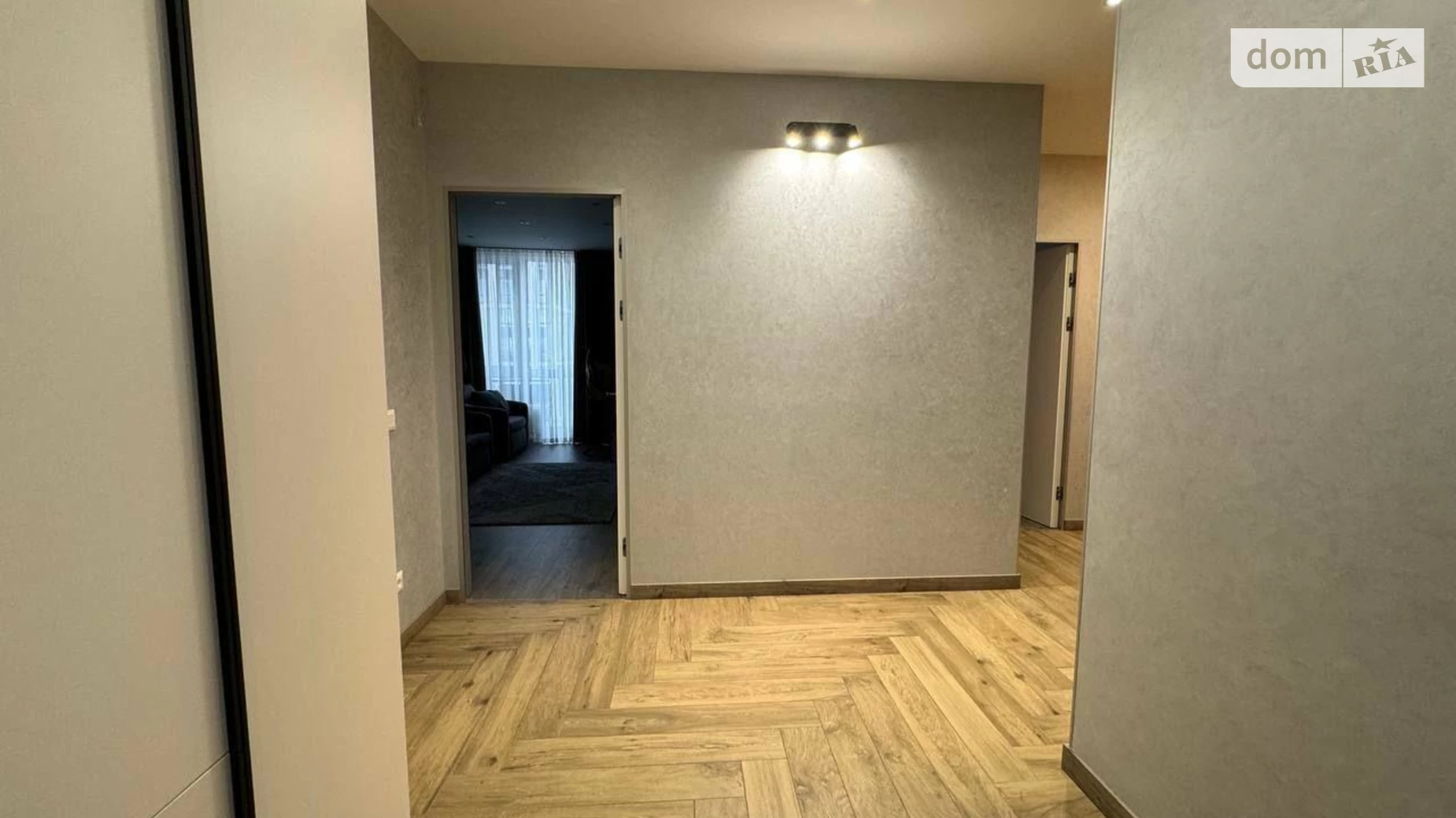 Продается 3-комнатная квартира 82 кв. м в Киеве, ул. Заречная, 2 корпус 2