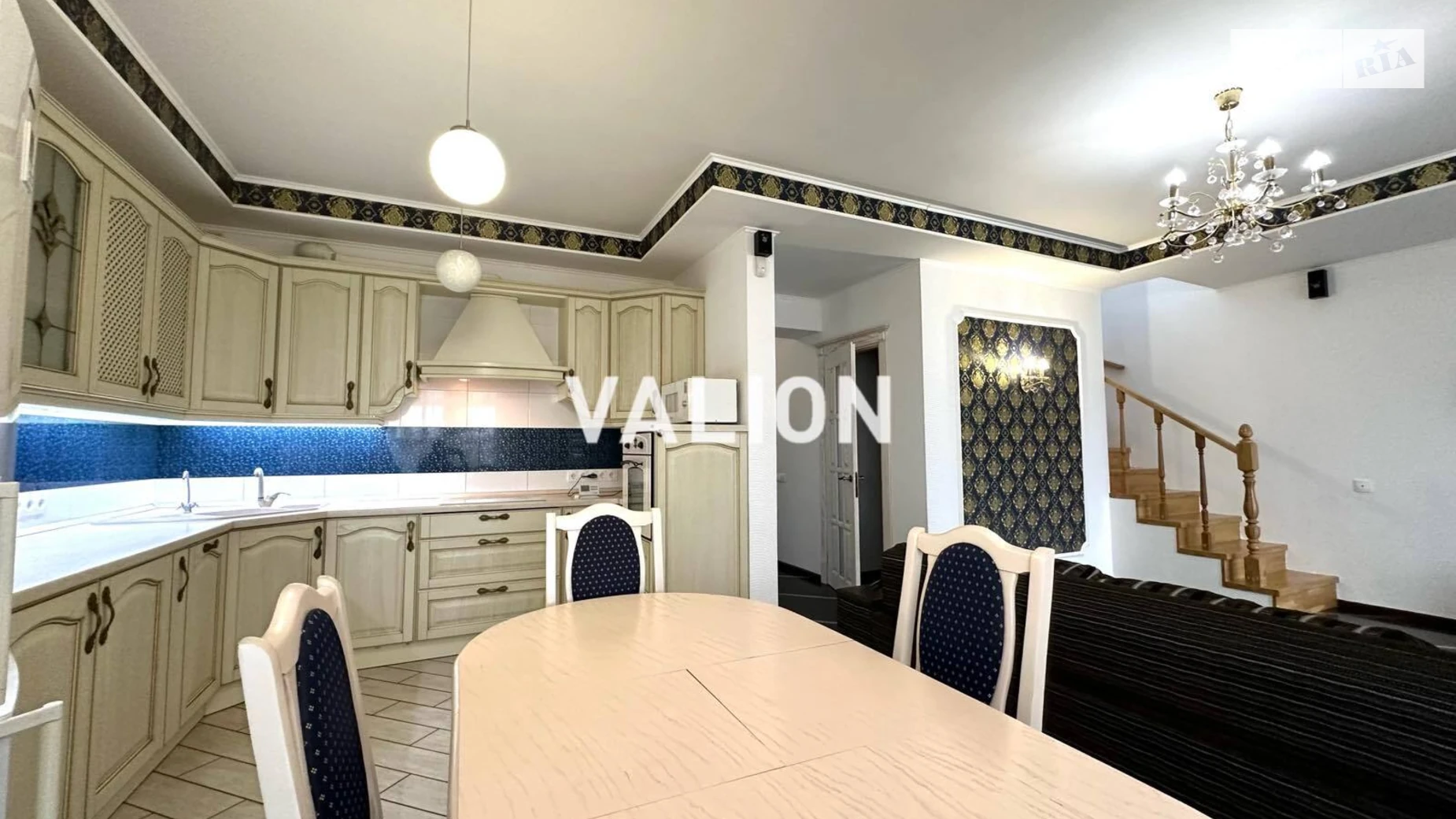 Продается дом на 2 этажа 160 кв. м с подвалом, цена: 165000 $ - фото 2