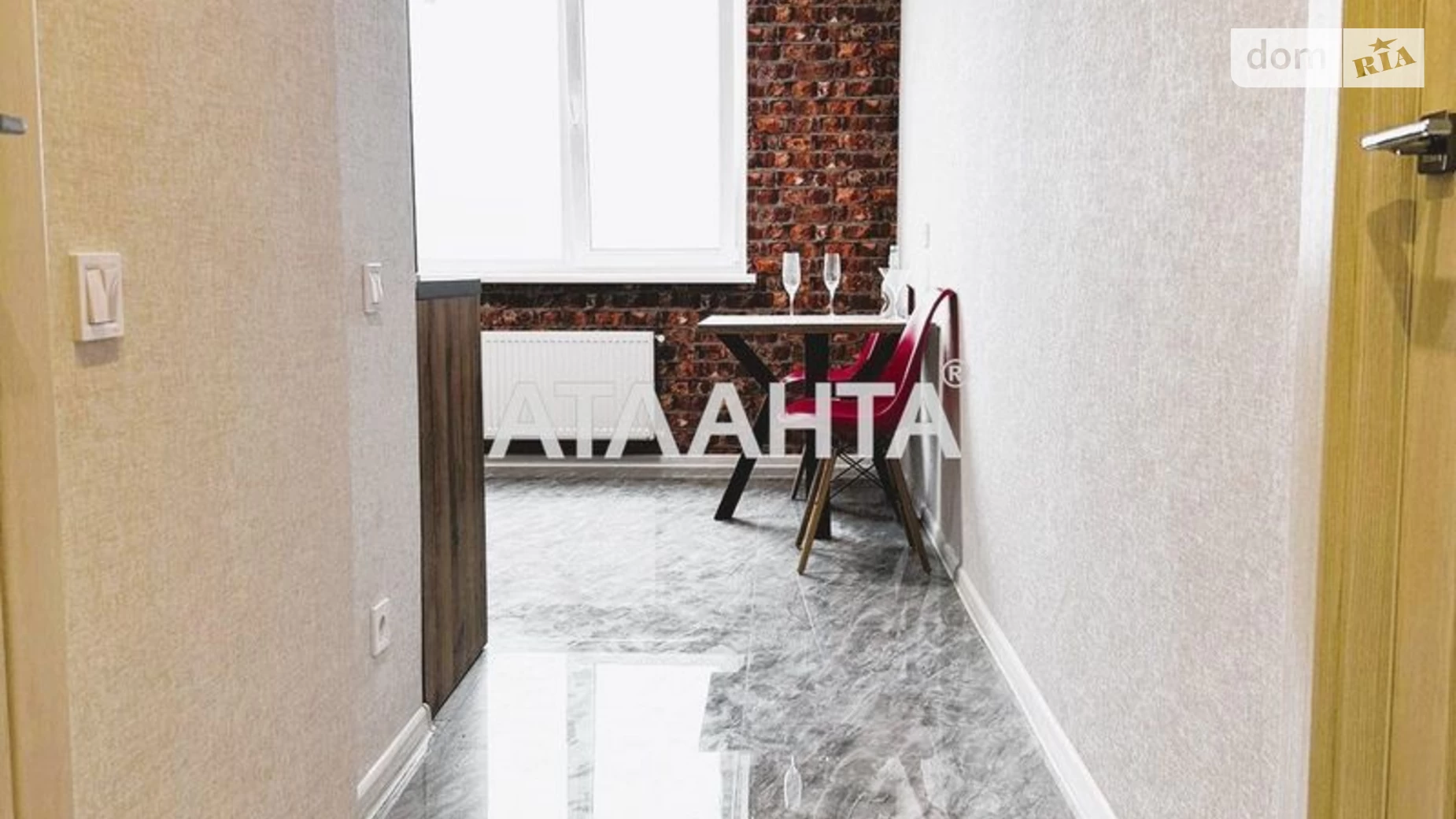 Продается 1-комнатная квартира 44 кв. м в Крыжановка, ул. Академика Сахарова, 3В