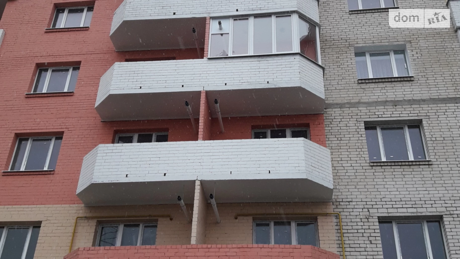 Продается 3-комнатная квартира 92 кв. м в Ровно, ул. Соборная, 283 - фото 2