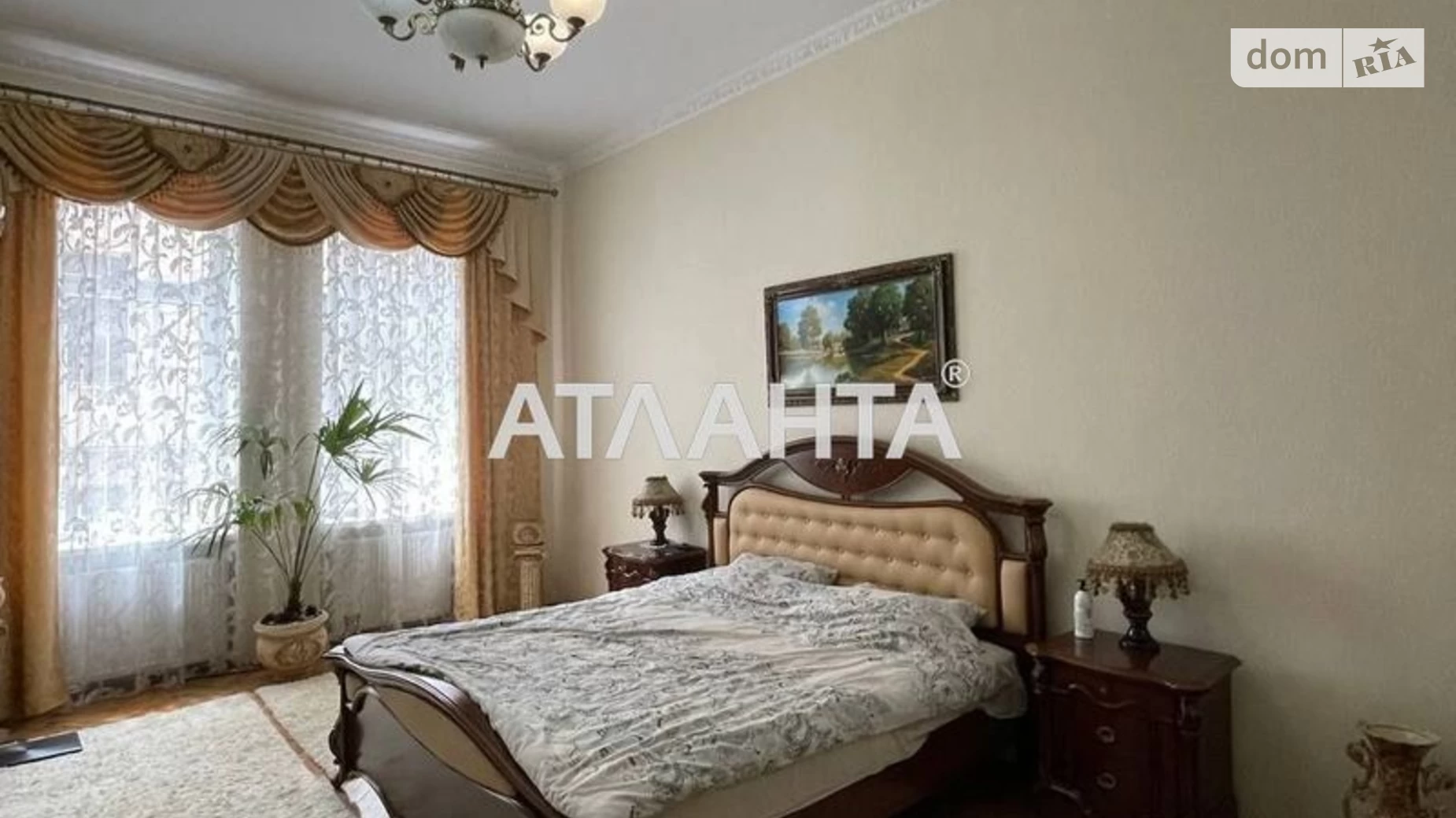 Продается 3-комнатная квартира 80 кв. м в Черновцах