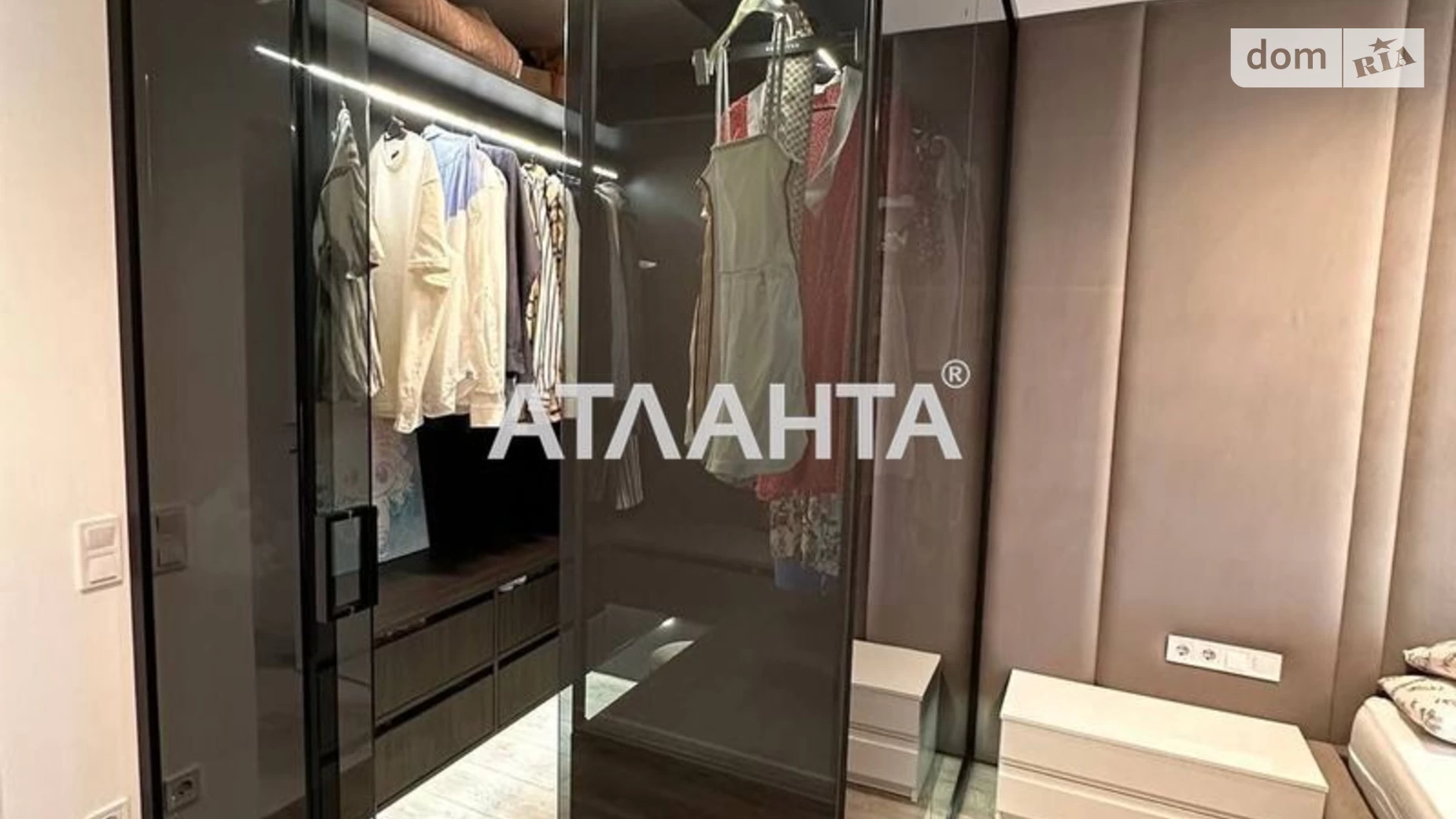 Продается 4-комнатная квартира 100 кв. м в Черновцах