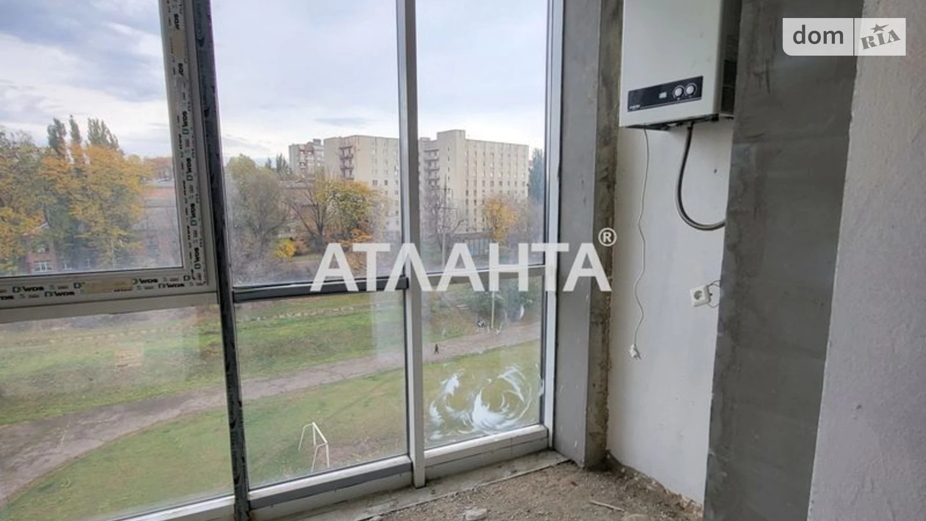 Продается 2-комнатная квартира 95 кв. м в Черновцах, ул. Черновола Вячеслава