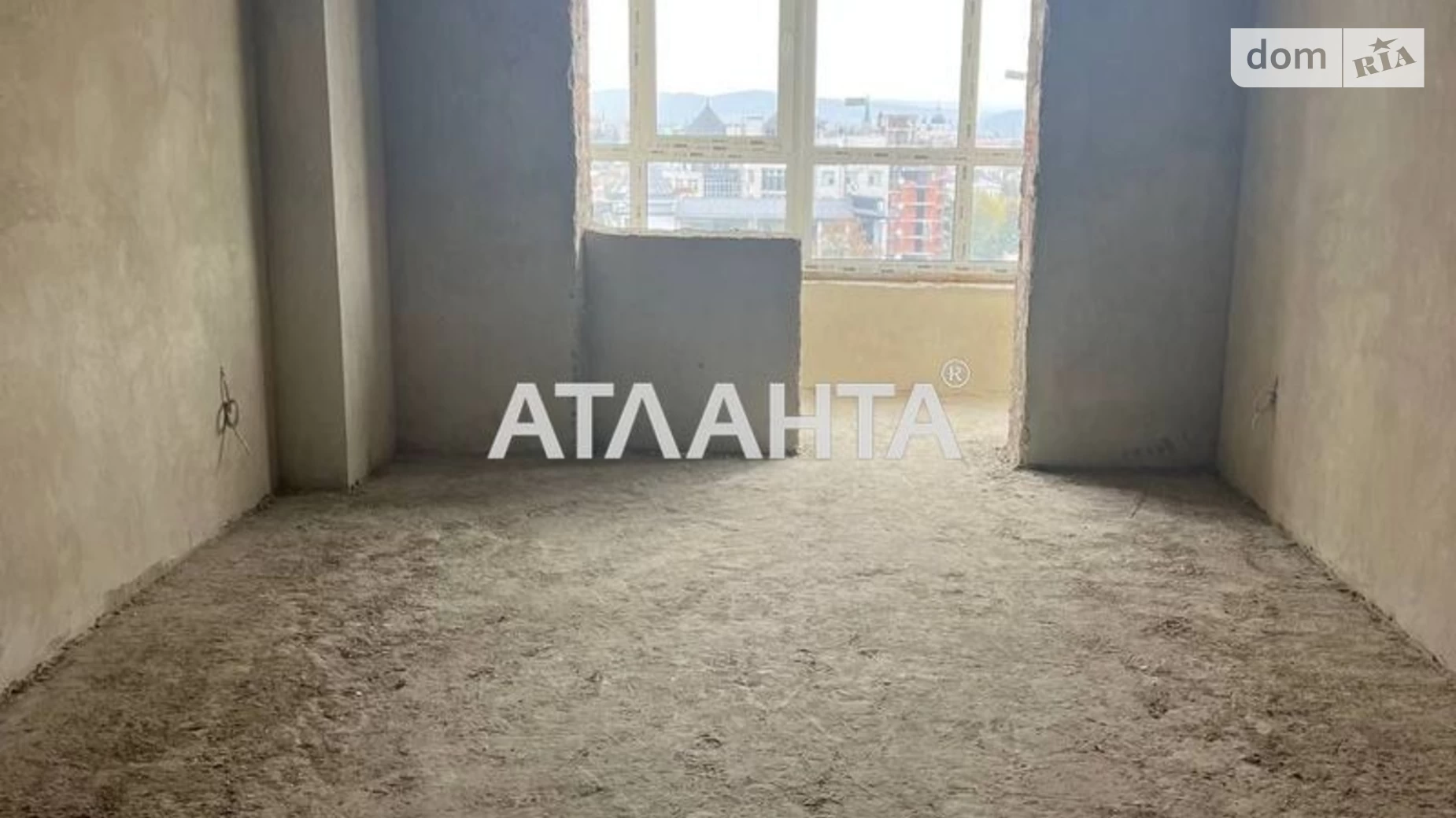 Продается 3-комнатная квартира 121 кв. м в Черновцах, ул. Героев Майдана