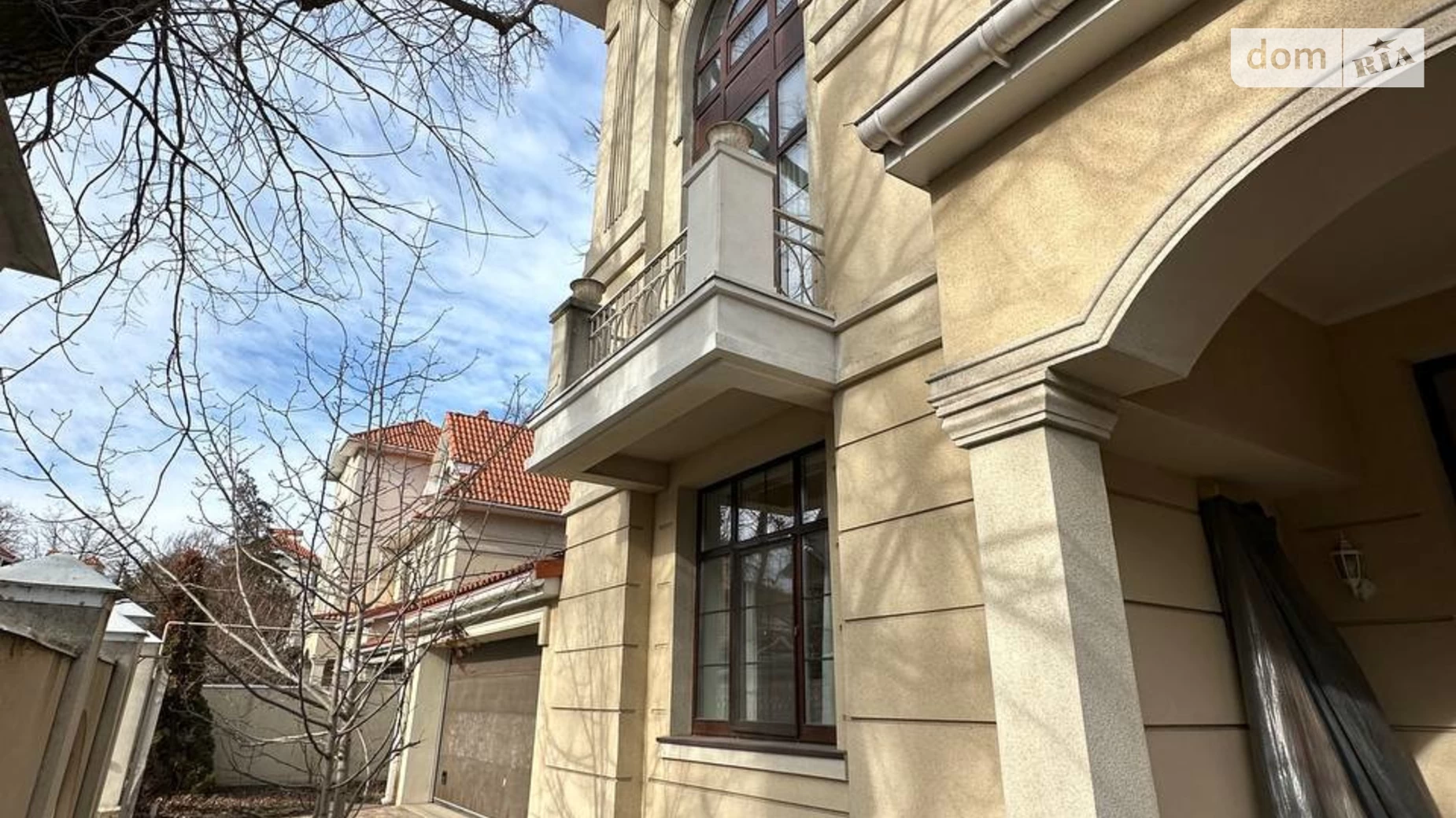 Продается дом на 3 этажа 407.7 кв. м с гаражом, цена: 750000 $ - фото 5