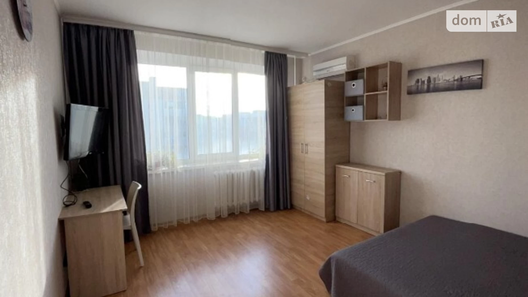 Продается 1-комнатная квартира 45 кв. м в Одессе, ул. Академика Заболотного