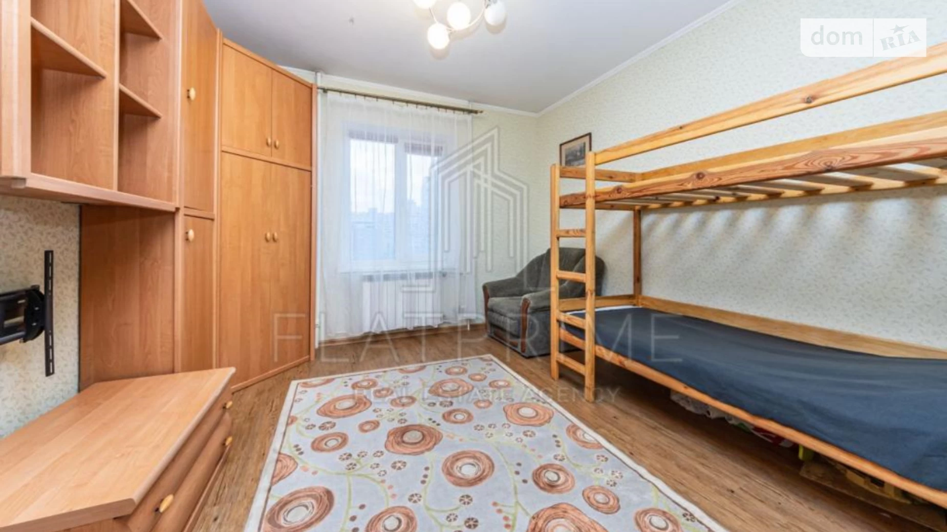 Продается 2-комнатная квартира 54 кв. м в Киеве, ул. Ревуцкого, 44