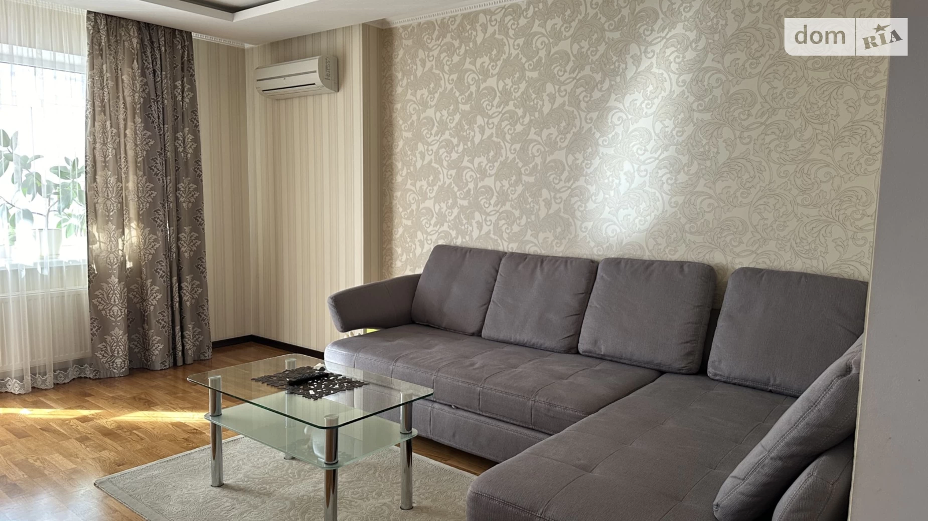 Продается 3-комнатная квартира 103.3 кв. м в Броварах, ул. Михаила Грушевского, 19