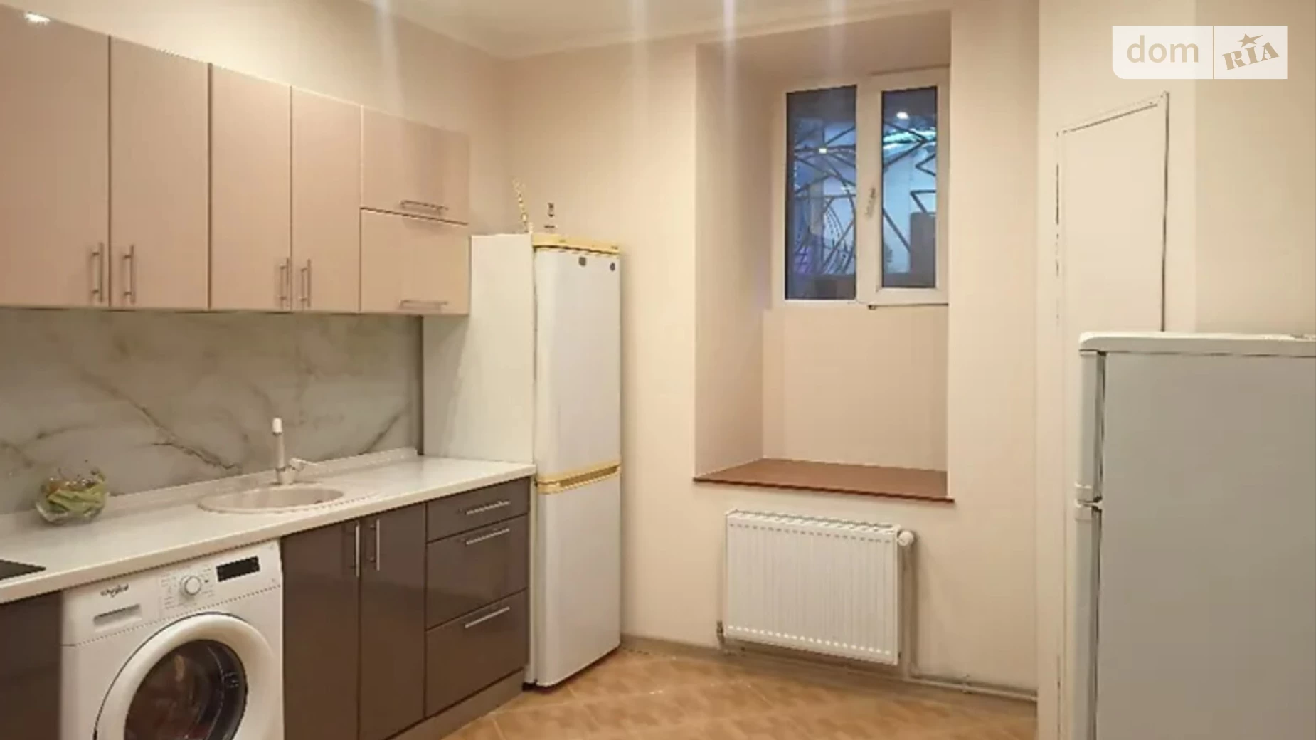 Продается 2-комнатная квартира 55 кв. м в Одессе, ул. Новосельского, 97