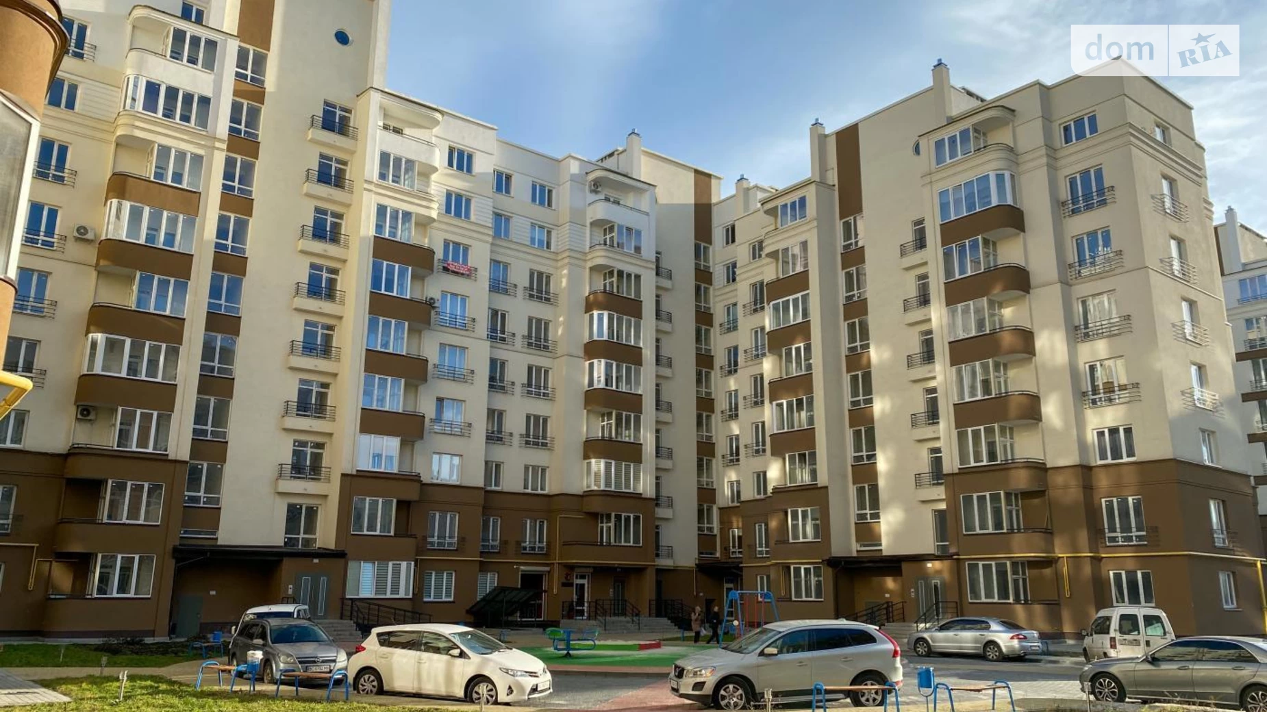 Продается 1-комнатная квартира 42 кв. м в Львове, ул. Стрыйская