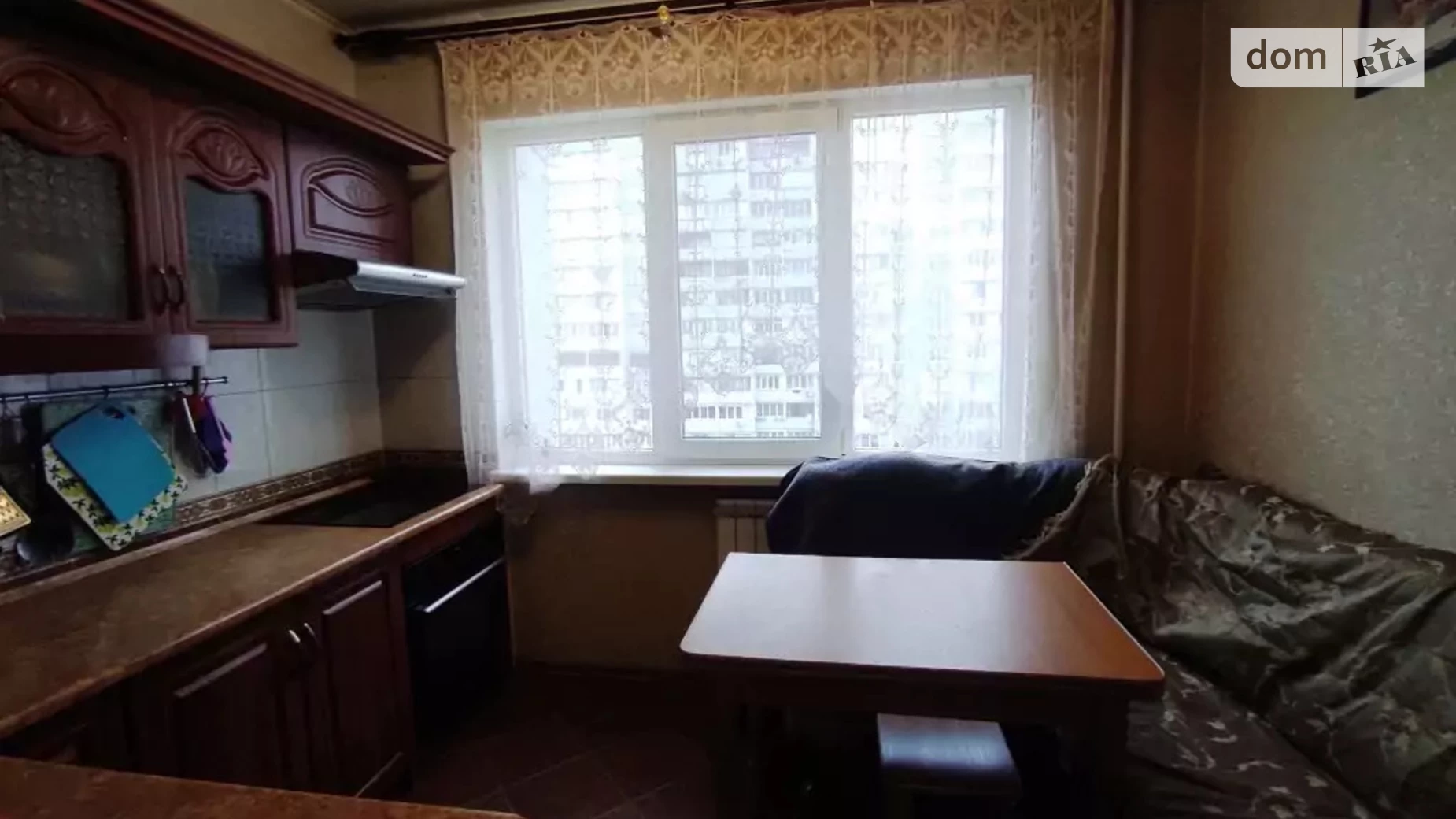 Продается 3-комнатная квартира 72 кв. м в Киеве, ул. Наталии Ужвий, 4В
