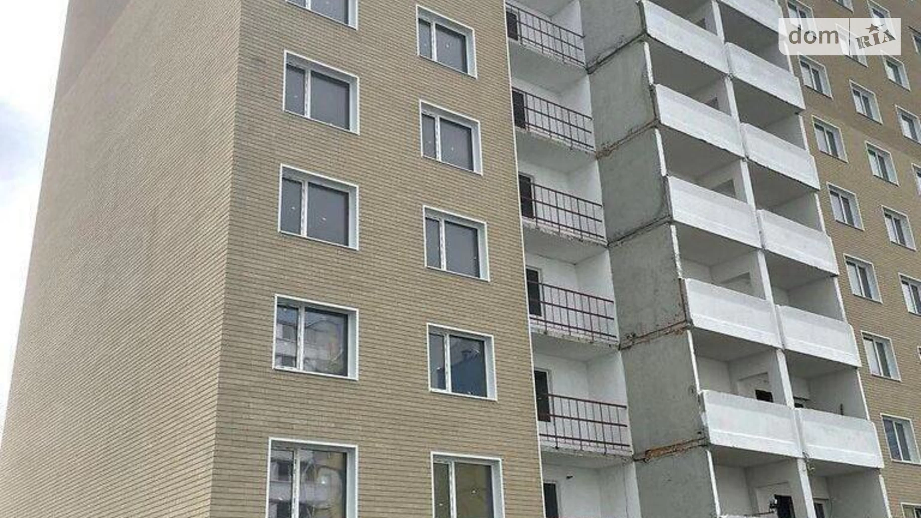 Продается 1-комнатная квартира 38 кв. м в Полтаве