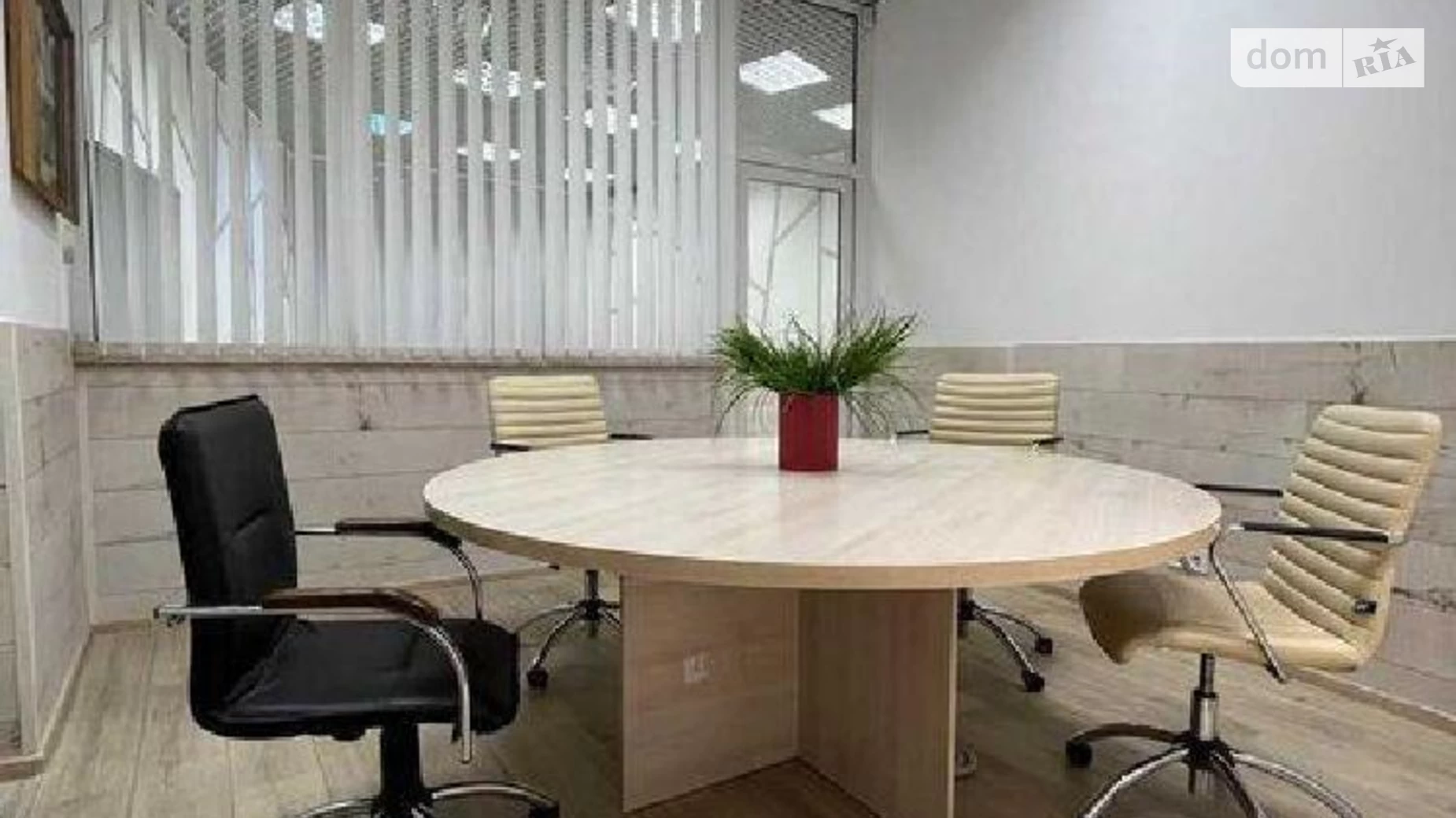 Сдается в аренду офис 75 кв. м в бизнес-центре, цена: 1400 $ - фото 3