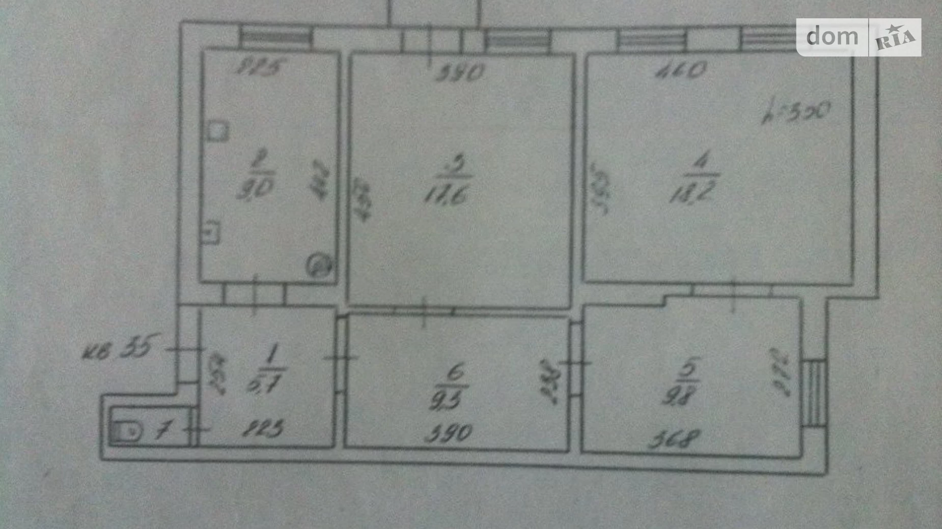 Продається 3-кімнатна квартира 80 кв. м у Одесі, вул. Чорноморського козацтва