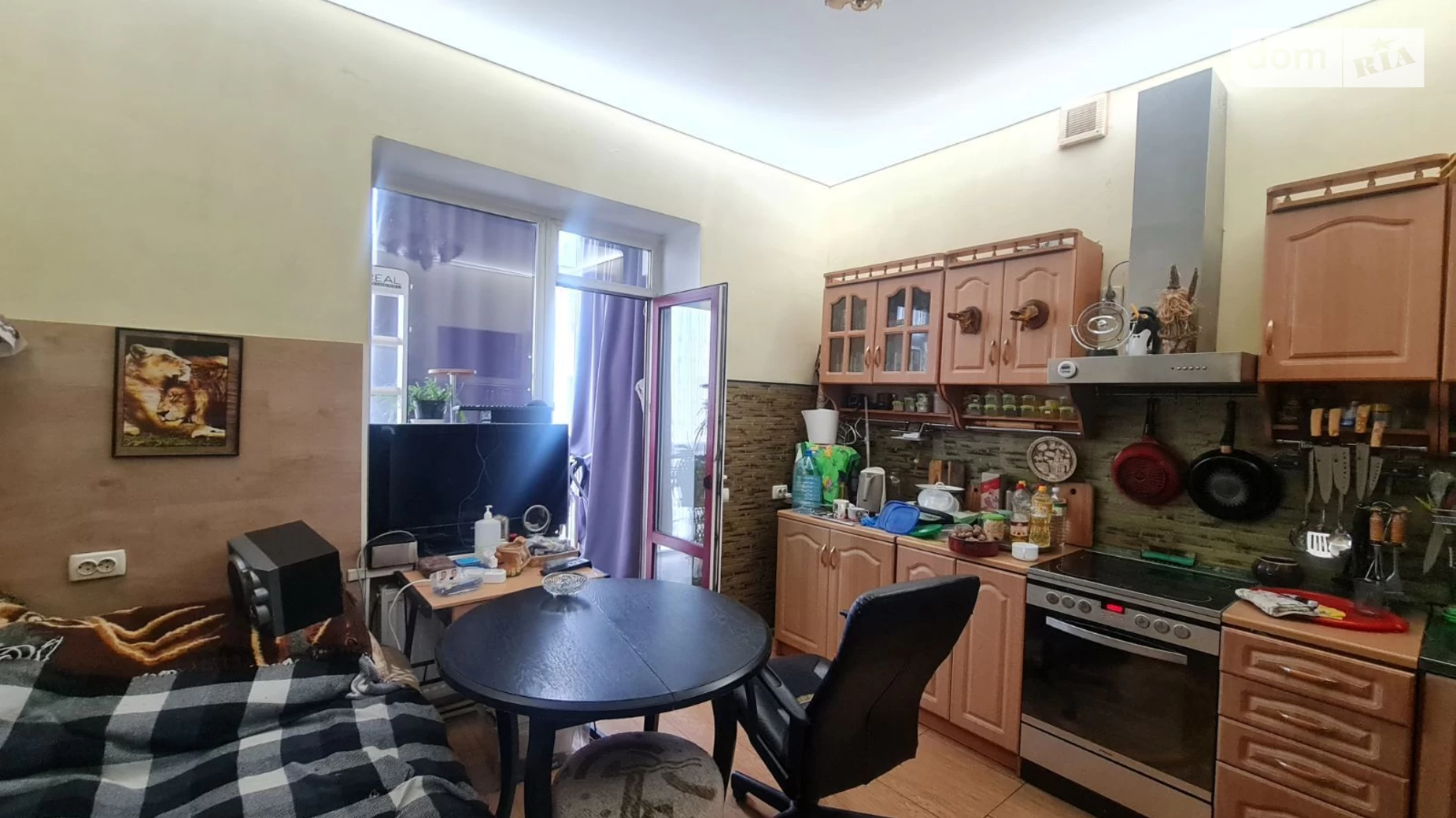 Продается 1-комнатная квартира 54.5 кв. м в Одессе, ул. Балковская