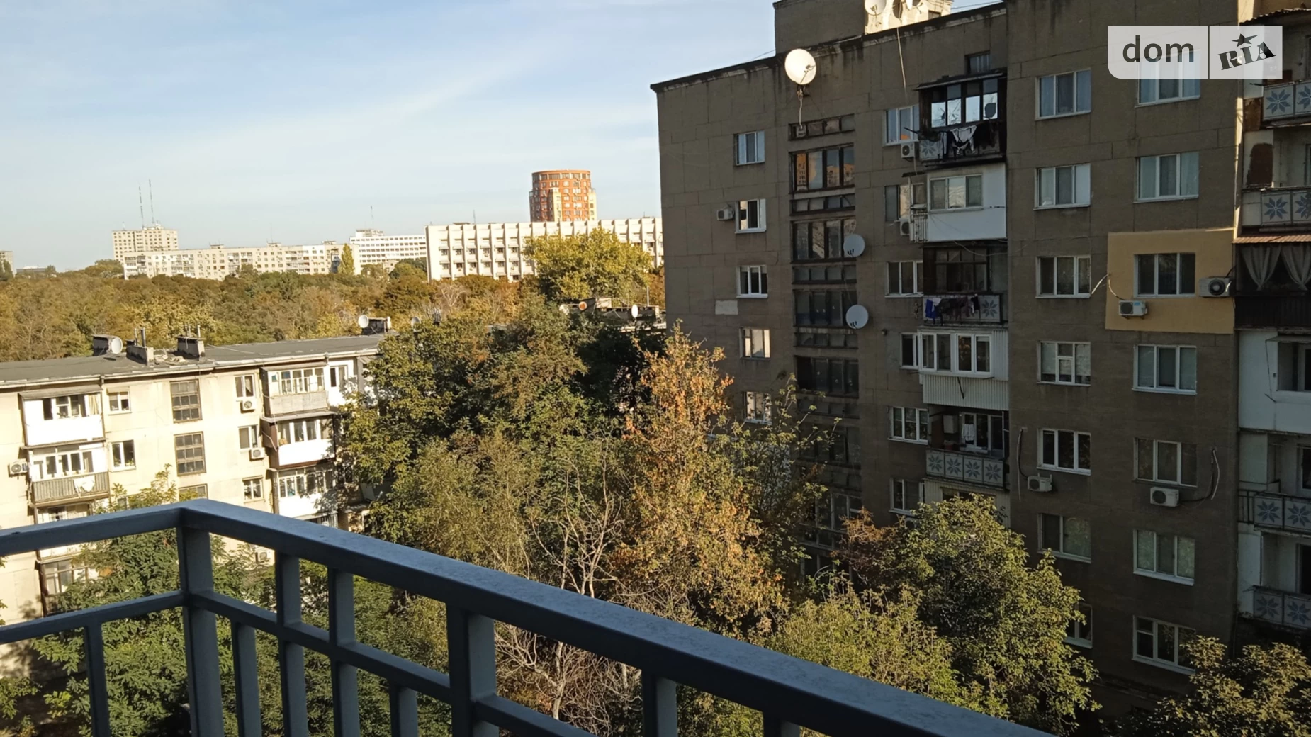Продается 2-комнатная квартира 101 кв. м в Одессе, просп. Гагарина, 19Б