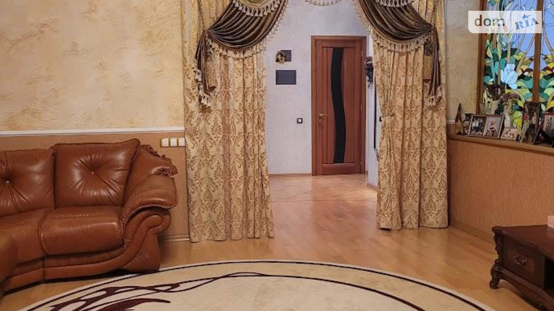 Продается 3-комнатная квартира 117 кв. м в Одессе, ул. Среднефонтанская, 19Б