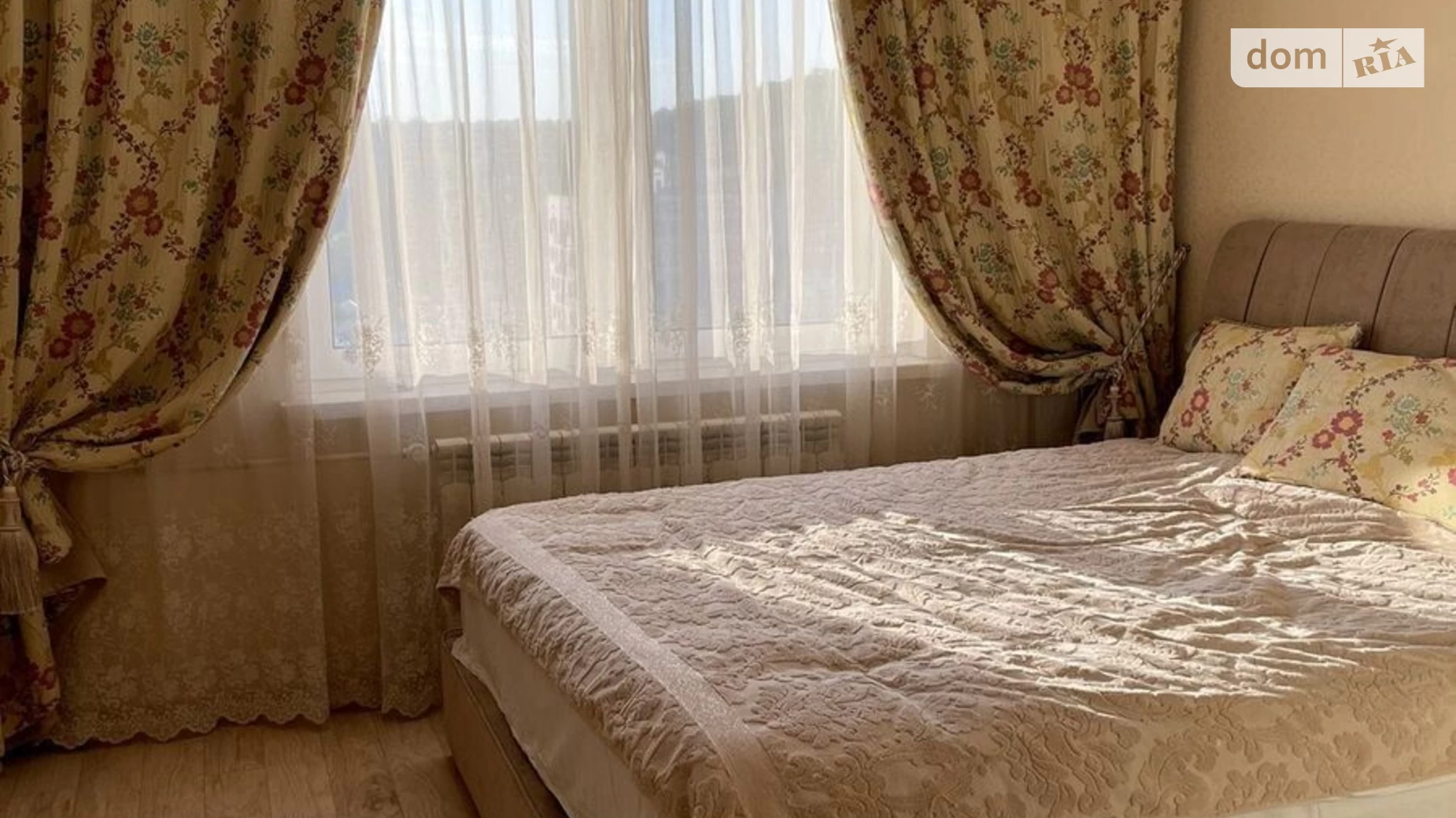 Продается 3-комнатная квартира 83 кв. м в Киеве, ул. Вышгородская