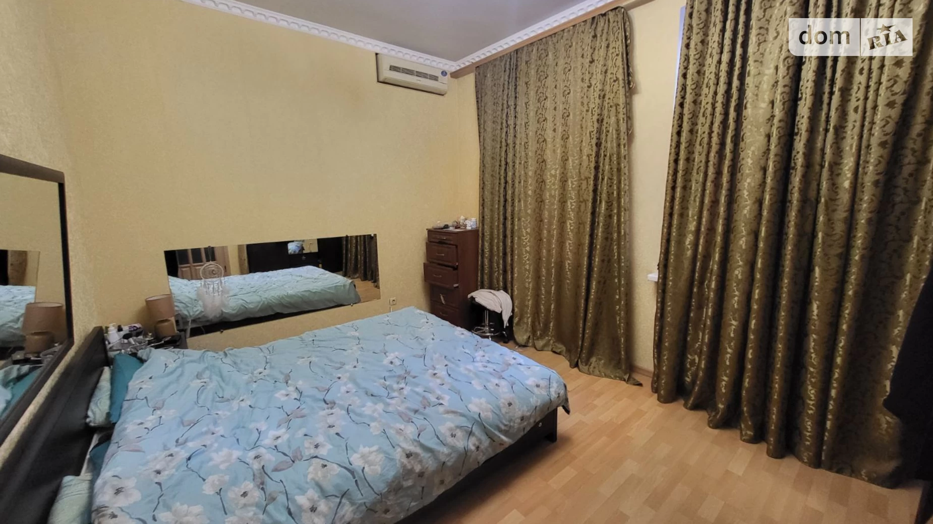 Продается 4-комнатная квартира 149 кв. м в Одессе, ул. Льва Толстого