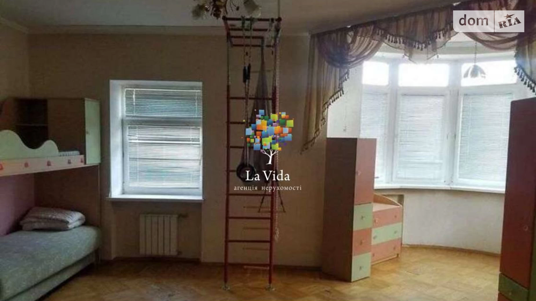 Продается 3-комнатная квартира 101 кв. м в Киеве, ул. Туровская, 24