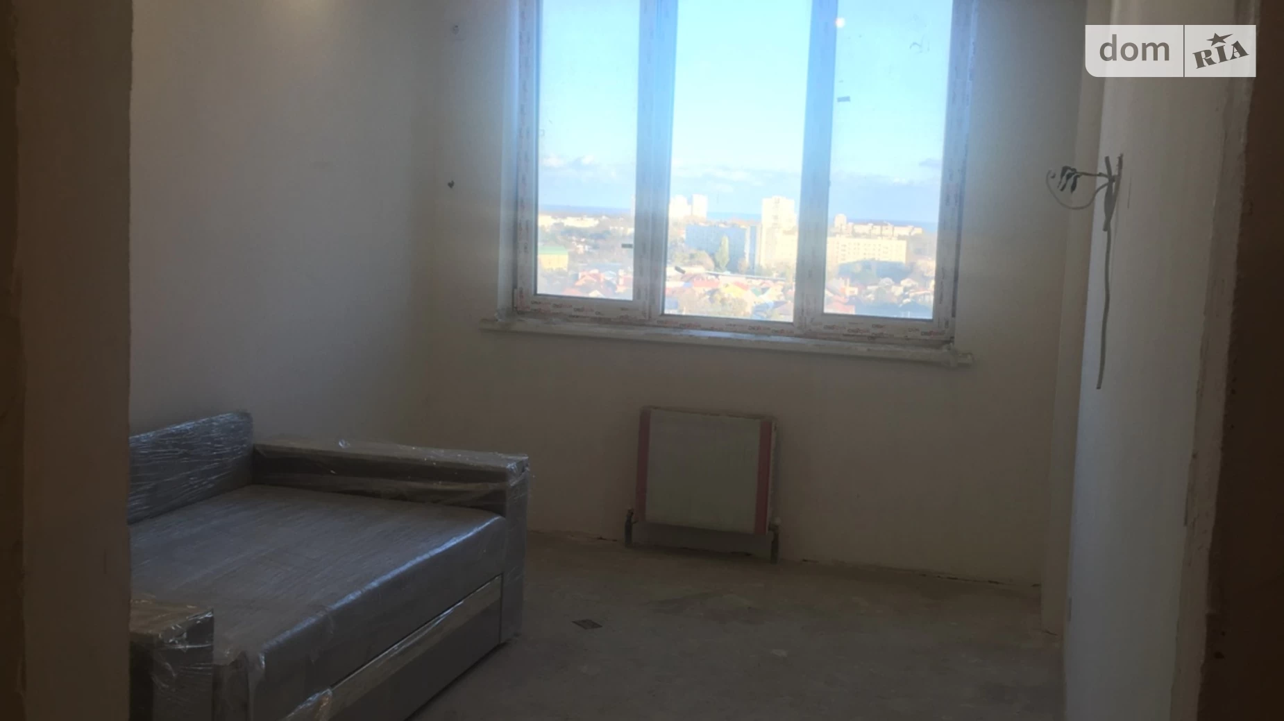 Продается 1-комнатная квартира 41 кв. м в Черноморске, ул. 1 Мая, 40Б