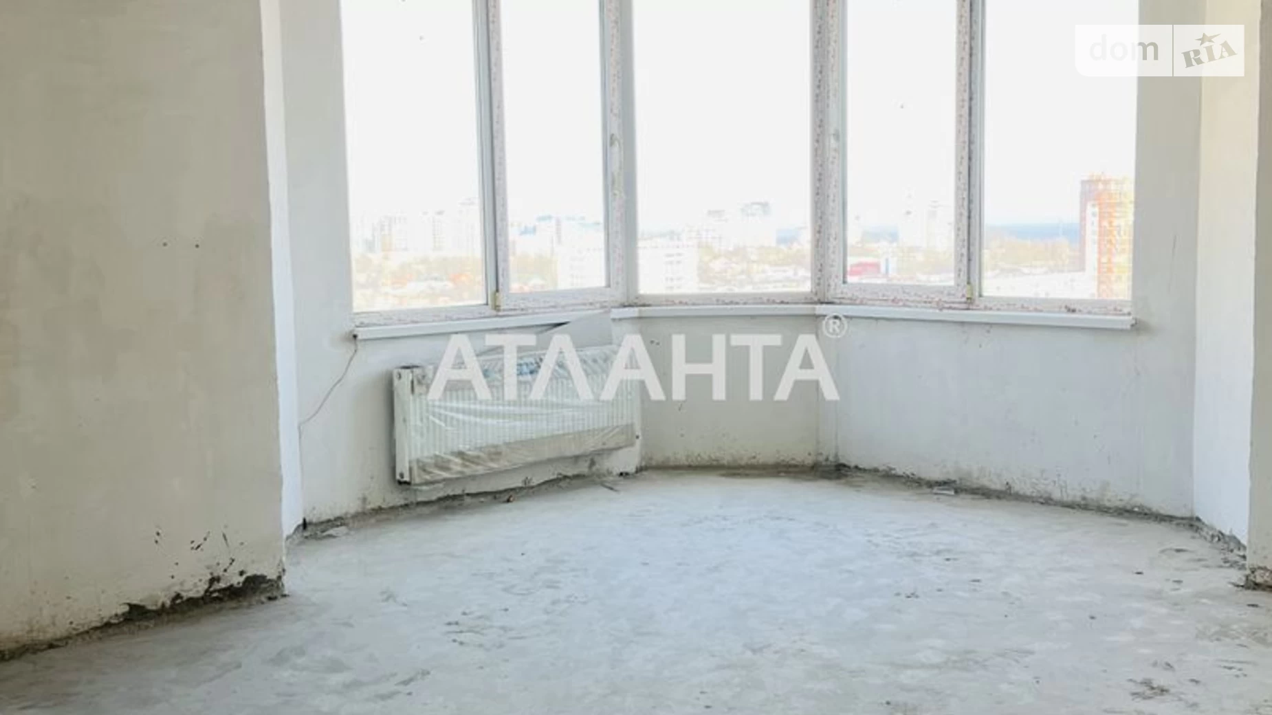 Продается 3-комнатная квартира 111.8 кв. м в Одессе, ул. Среднефонтанская, 19В