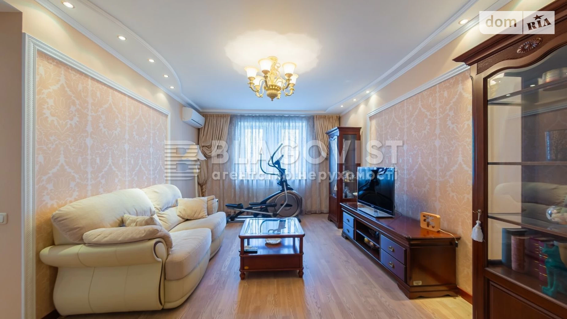 Продается 2-комнатная квартира 82 кв. м в Киеве, ул. Голосеевская, 13