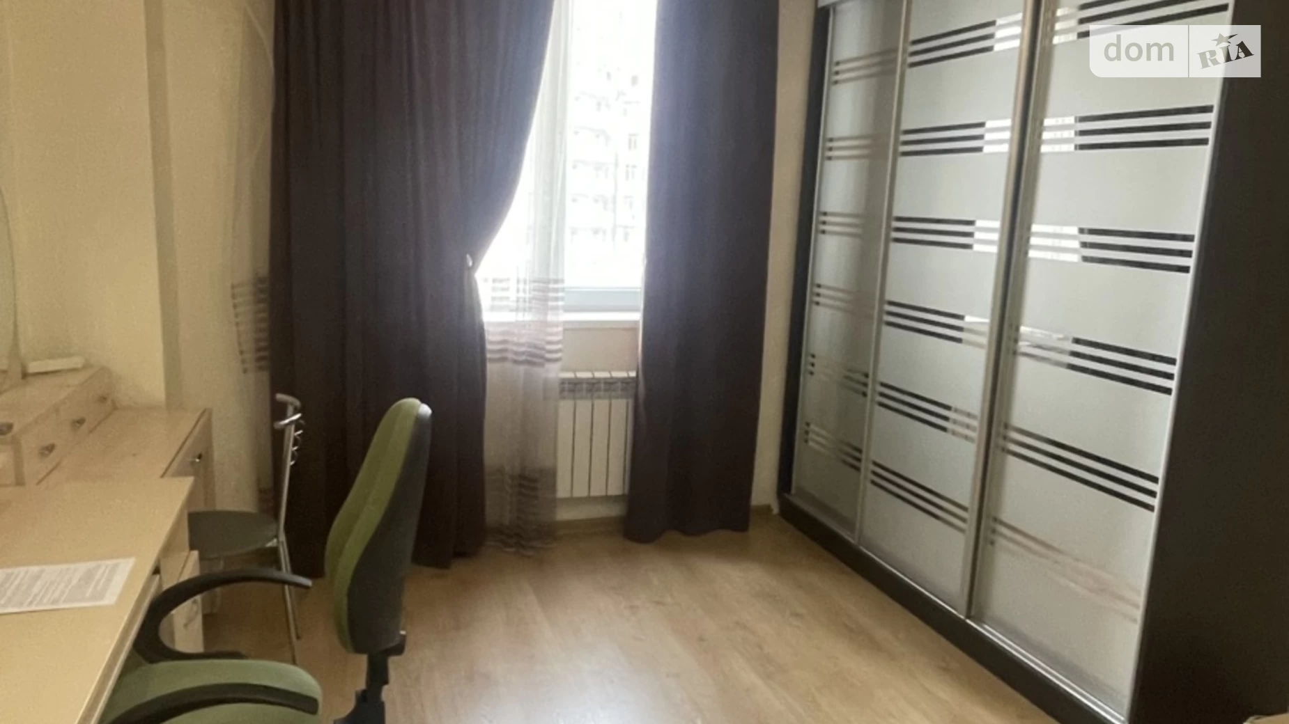 Продається 1-кімнатна квартира 48 кв. м у Одесі, просп. Небесної Сотні