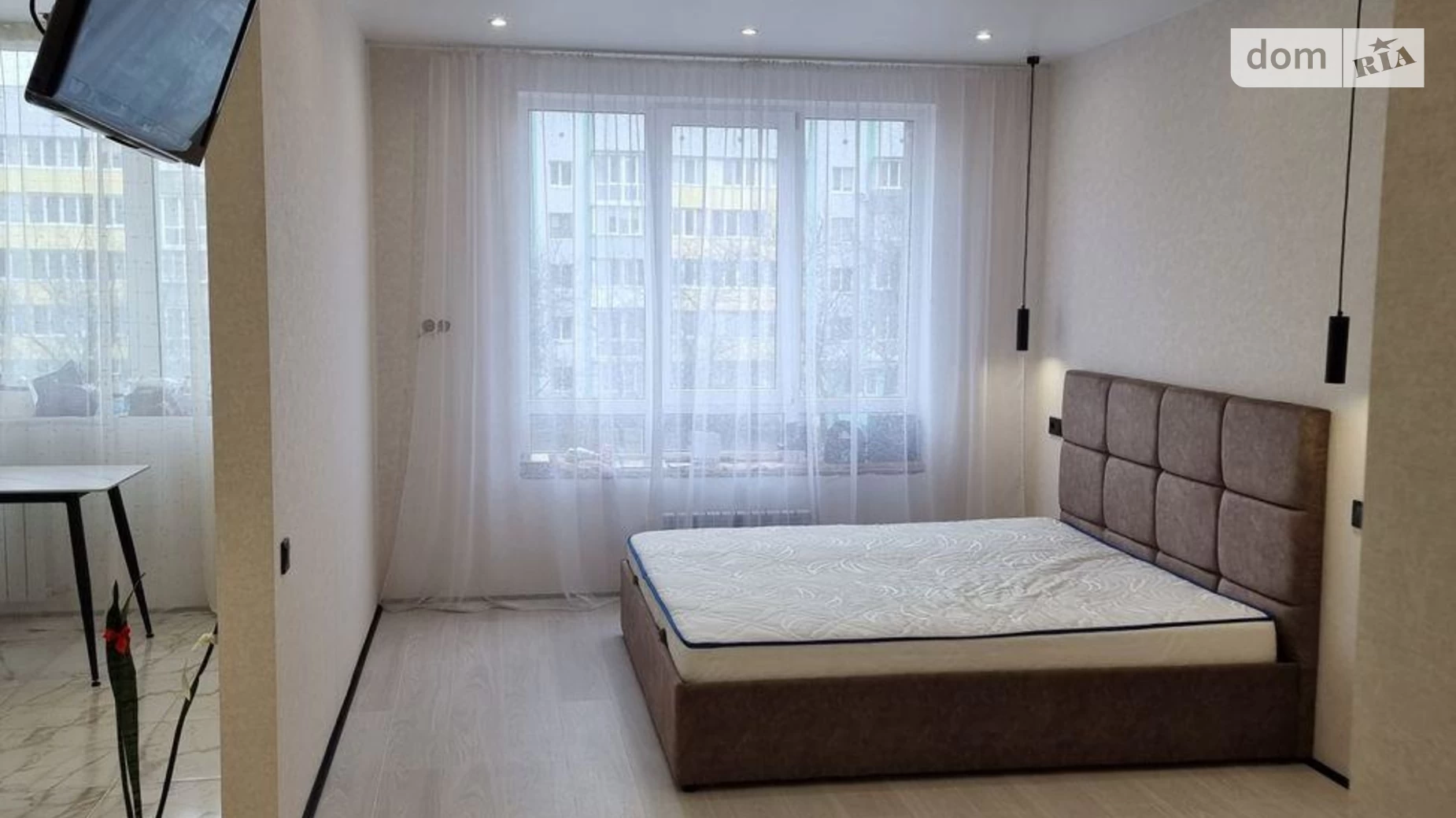 Продается 1-комнатная квартира 44 кв. м в Новоселках, ул. Александровская