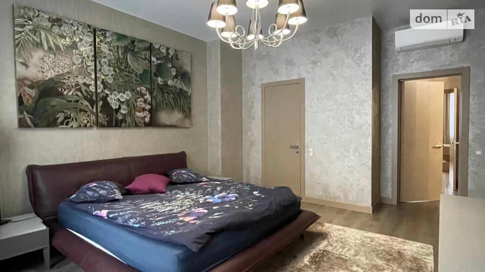 Продается 3-комнатная квартира 107 кв. м в Киеве, ул. Василия Тютюнника, 53