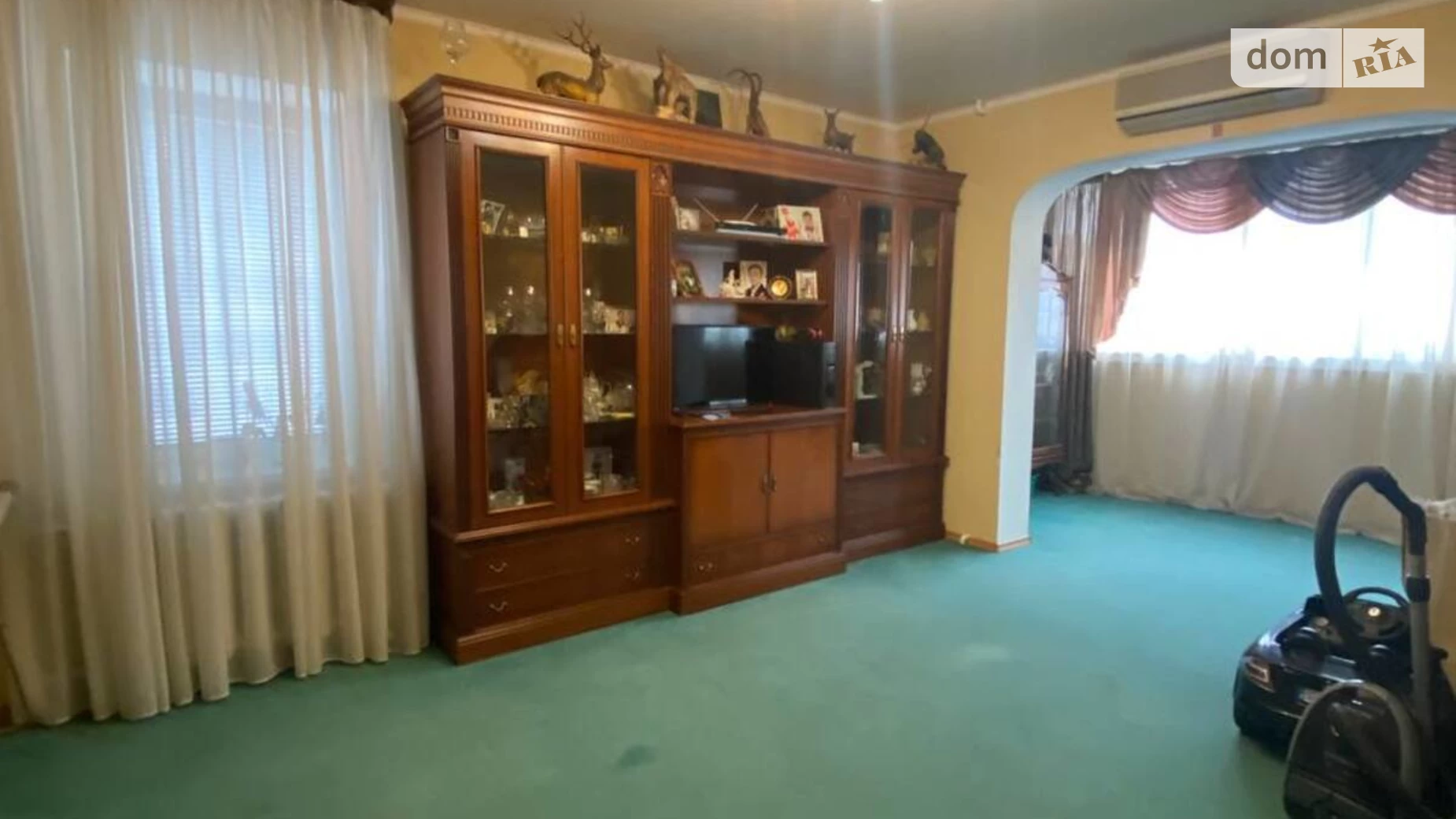 Продается 3-комнатная квартира 72 кв. м в Одессе, ул. Академика Королева