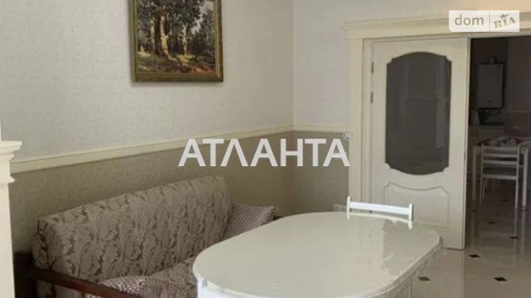 Продается 2-комнатная квартира 76.2 кв. м в Одессе, ул. Морская, 8А