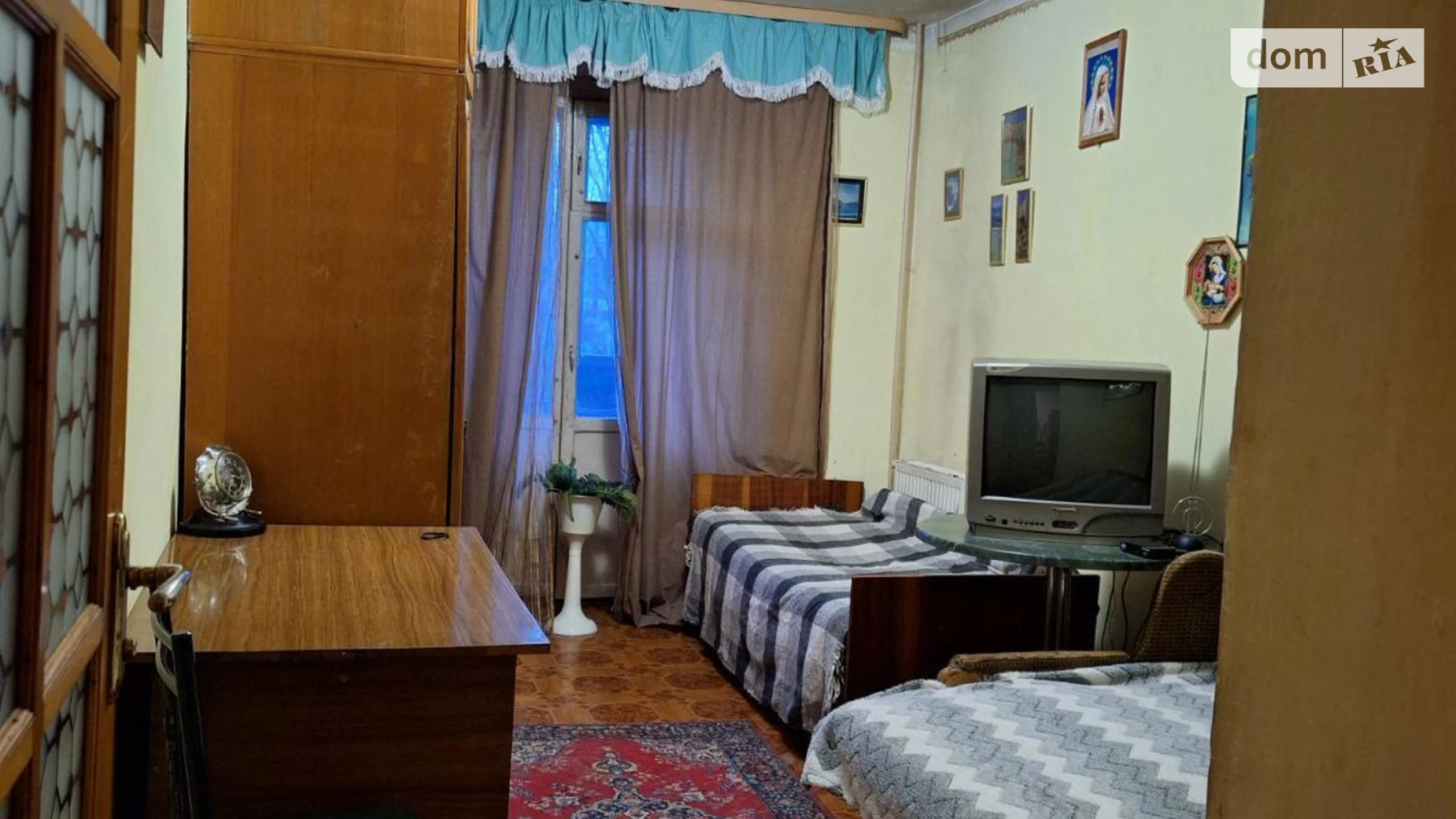 Продается 4-комнатная квартира 81.5 кв. м в Ивано-Франковске