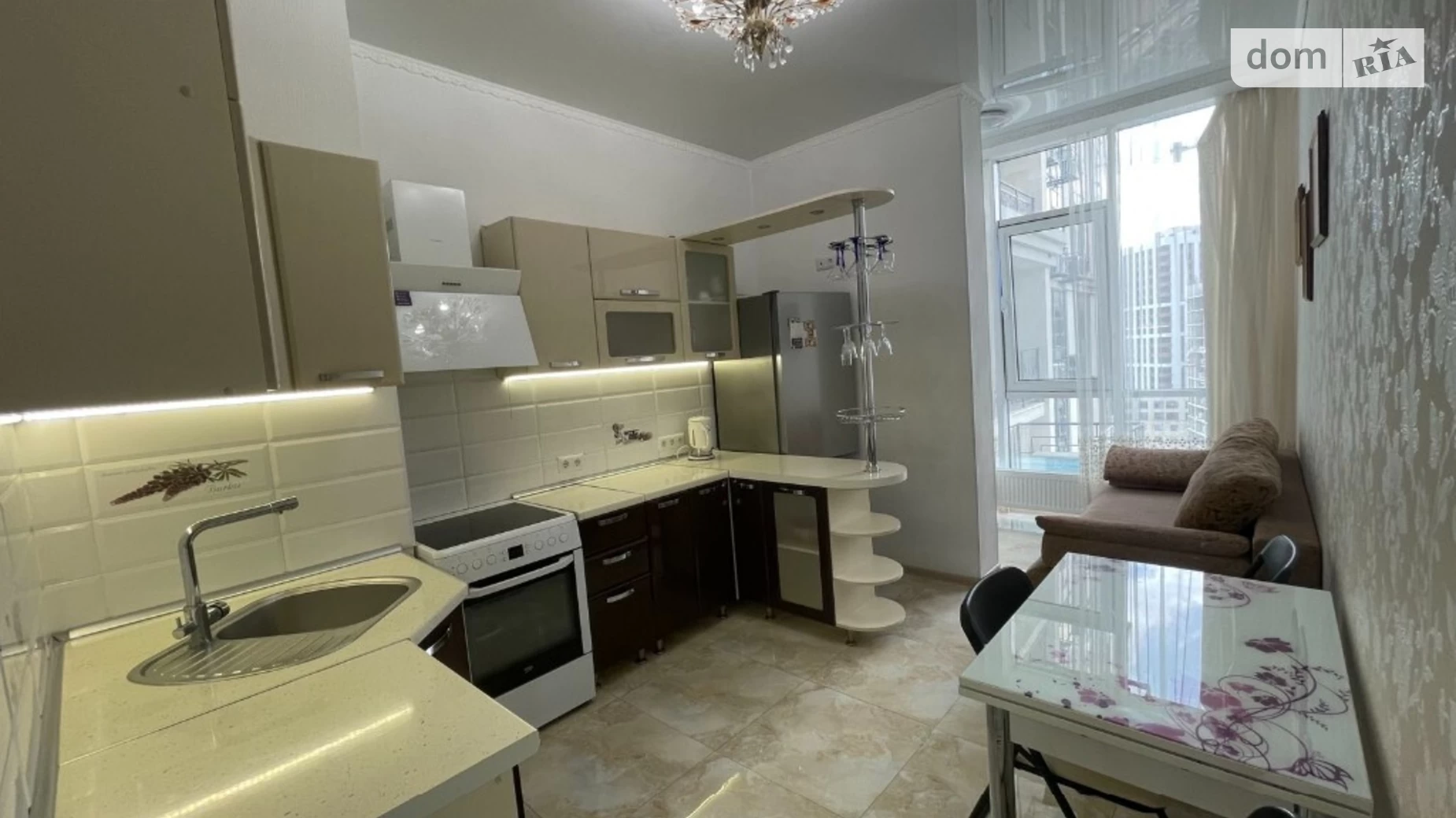 Продається 1-кімнатна квартира 49 кв. м у Одесі, бул. Французький, 60Г