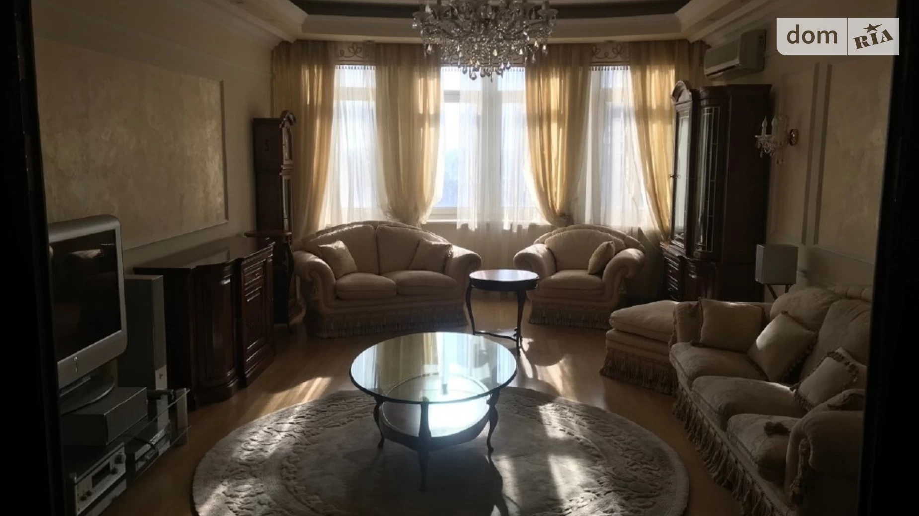 Продается 3-комнатная квартира 120 кв. м в Киеве, бул. Леси Украинки, 30Б