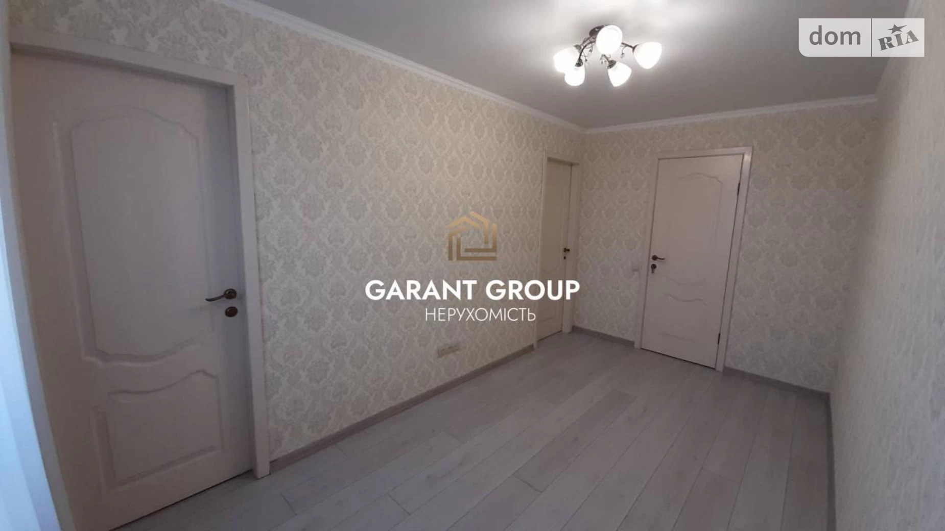 Продається 4-кімнатна квартира 64.3 кв. м у Одесі, вул. Мечникова