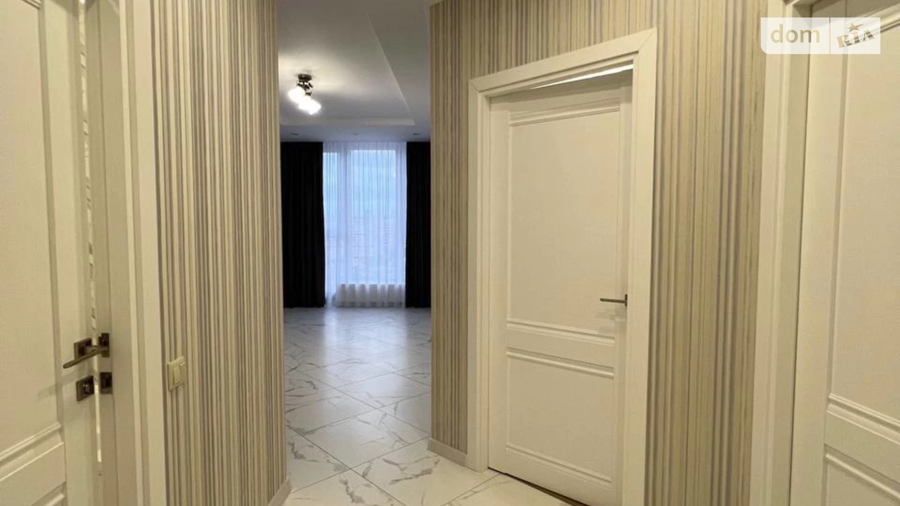 Продается 1-комнатная квартира 39 кв. м в Одессе, ул. Академика Вильямса