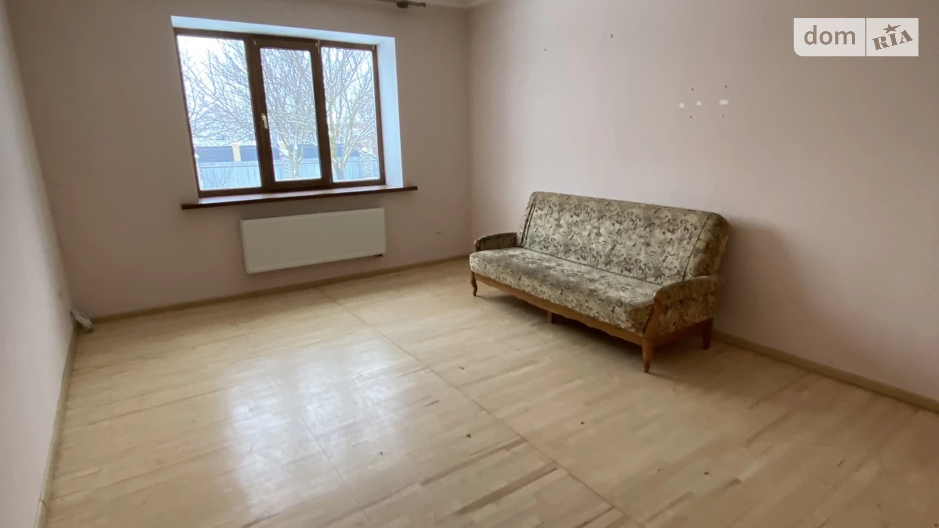 Продается дом на 2 этажа 200 кв. м с балконом, Київська