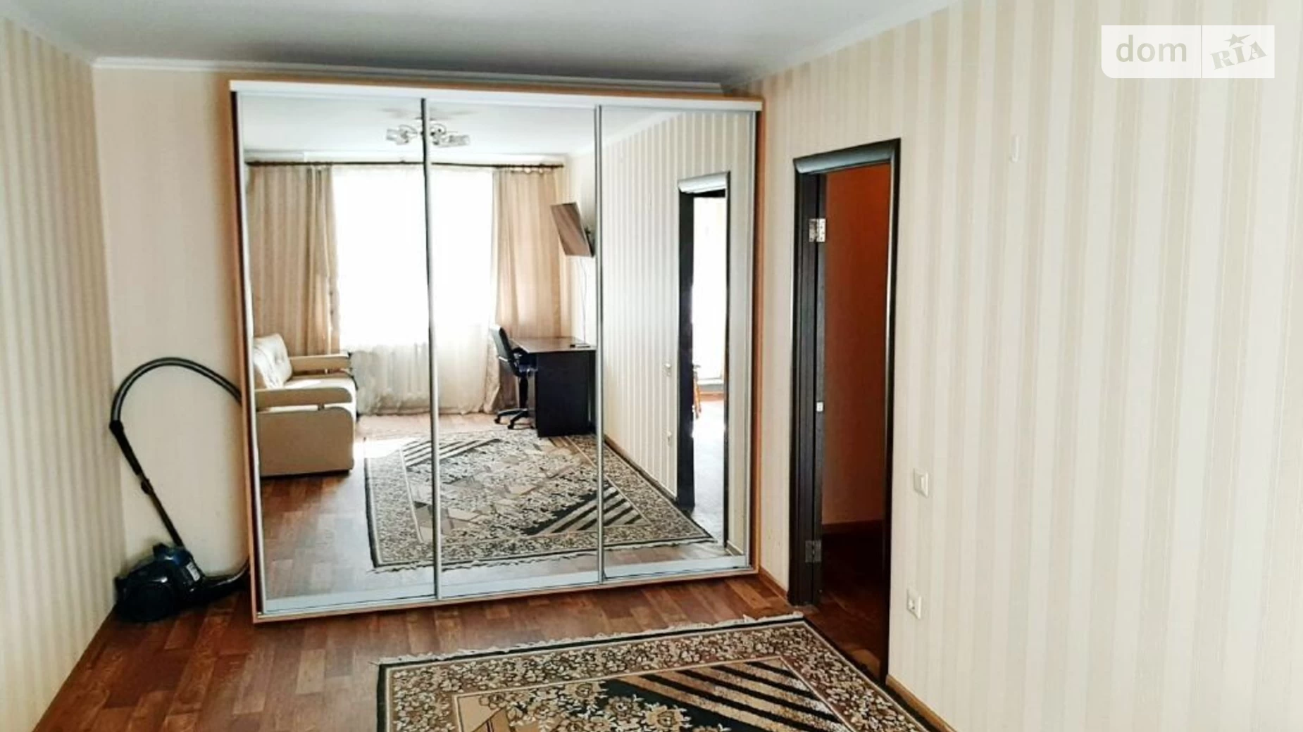 Продается 1-комнатная квартира 40 кв. м в Одессе, ул. Академика Сахарова, 38