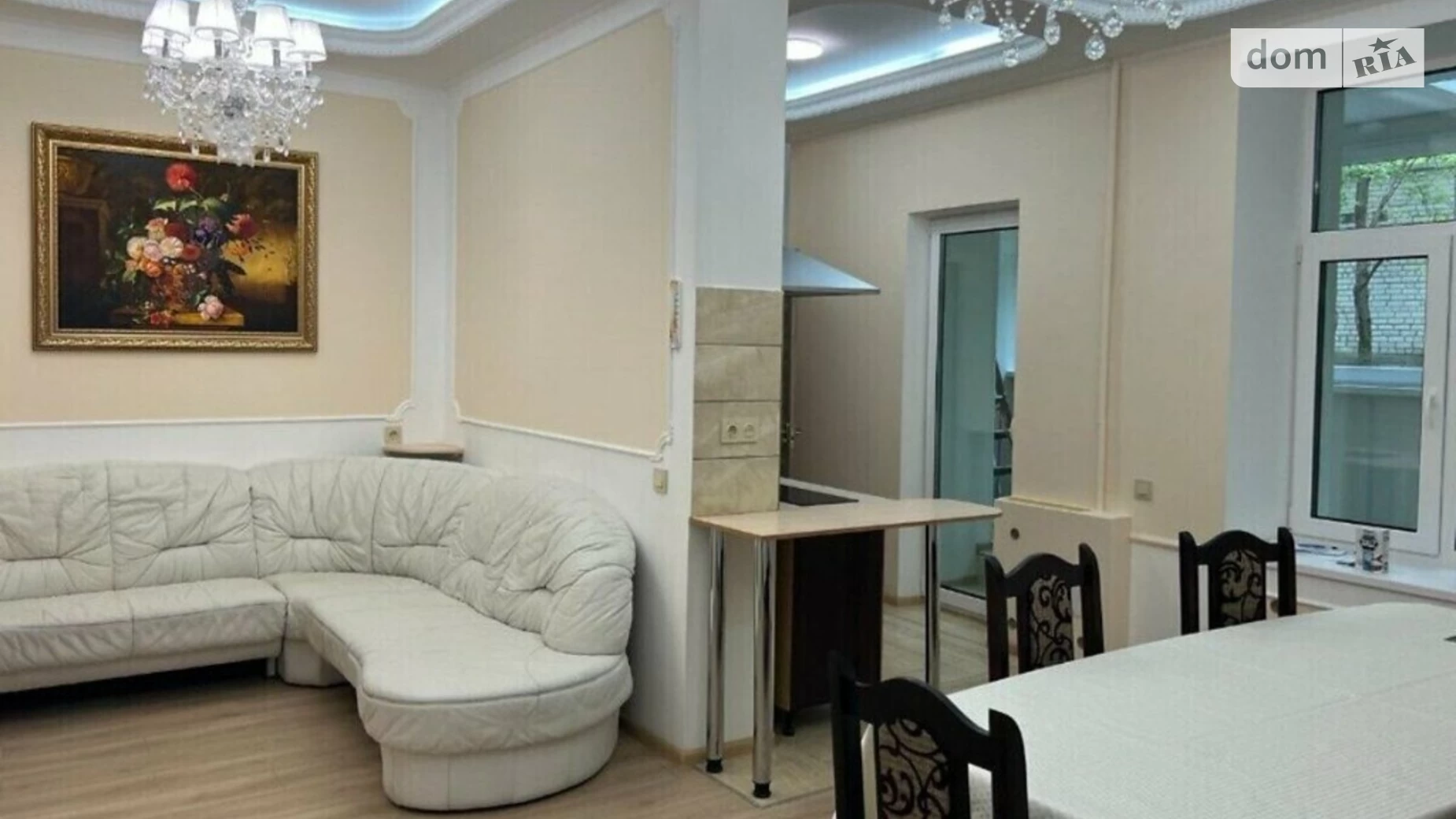 Продается 4-комнатная квартира 97 кв. м в Киеве, ул. Дарвина, 7
