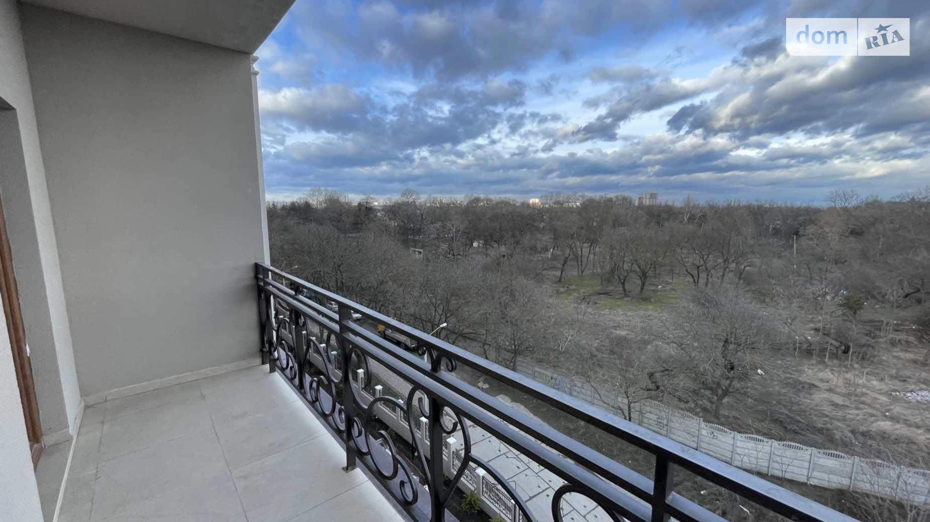 Продается 1-комнатная квартира 50.1 кв. м в, цена: 88987 $ - фото 2