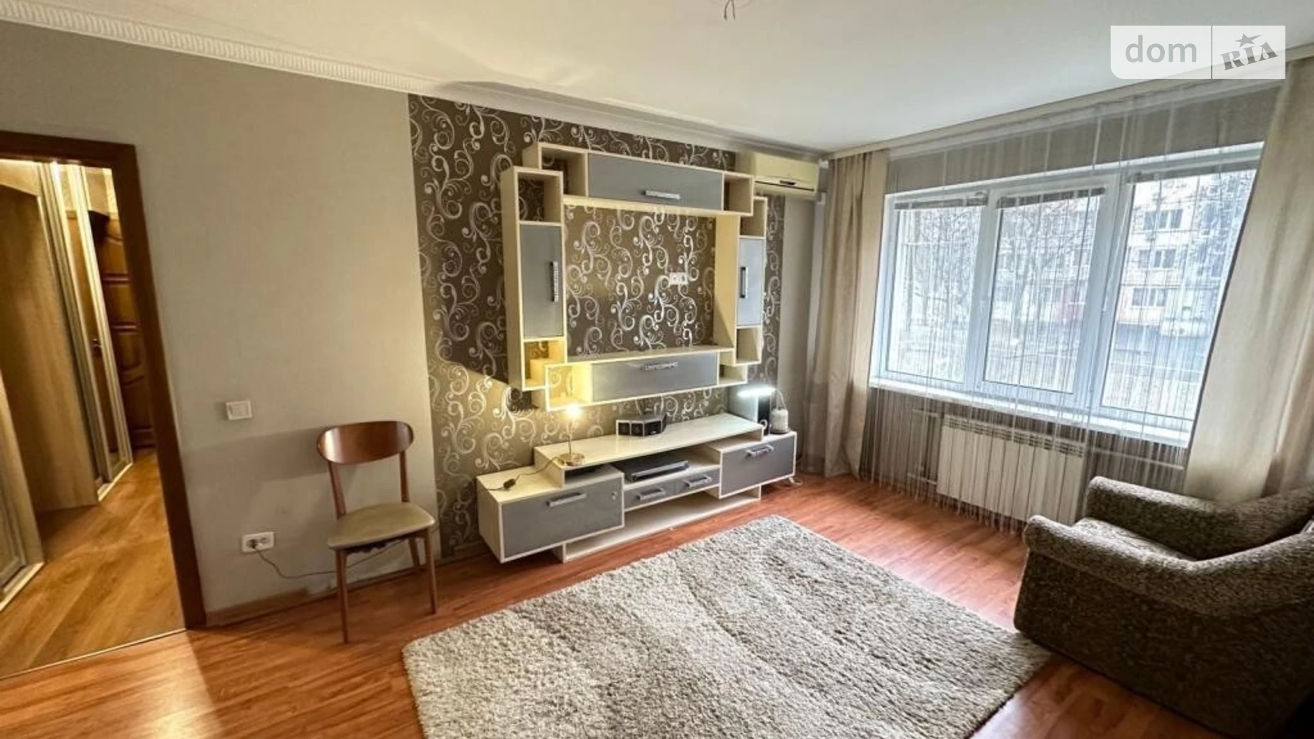 Продается 3-комнатная квартира 57 кв. м в Киеве, ул. Якуба Коласа, 11