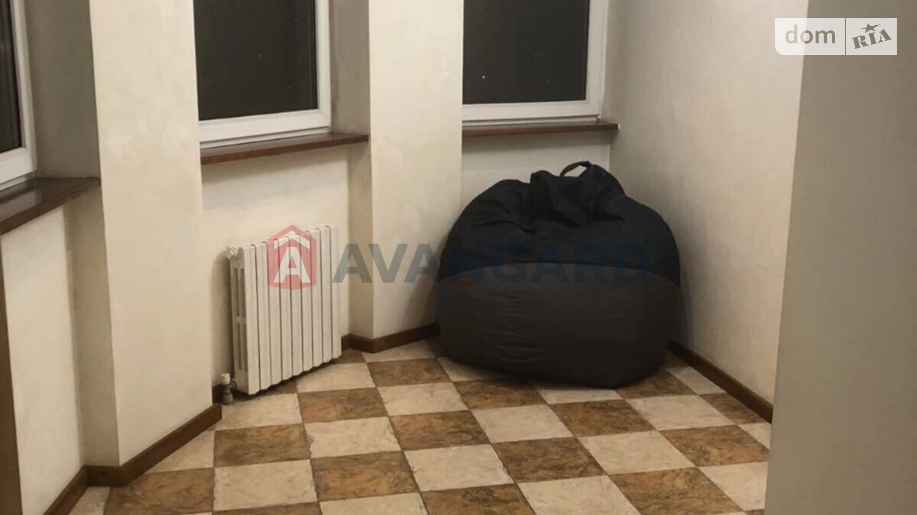 Продается 2-комнатная квартира 72 кв. м в Днепре, ул. Алана Шепарда(Суворова), 14