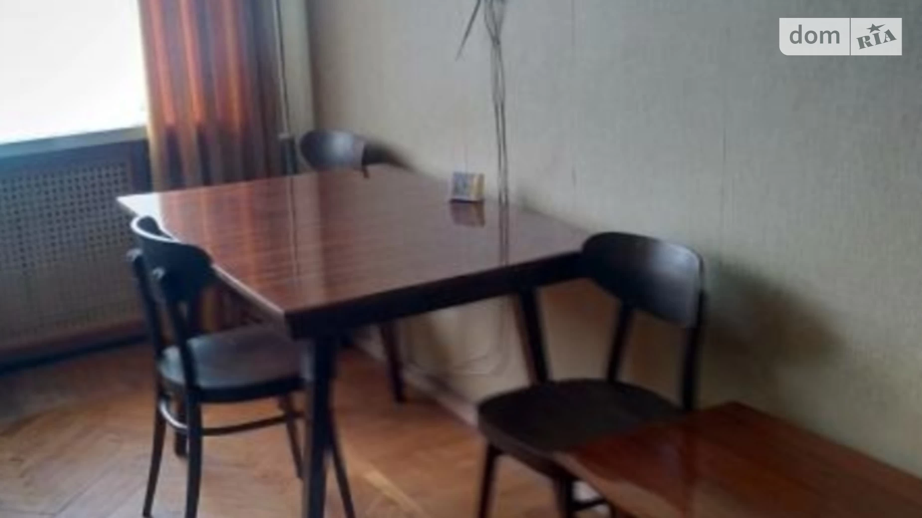 Продается 3-комнатная квартира 58 кв. м в Одессе, ул. Героев Крут